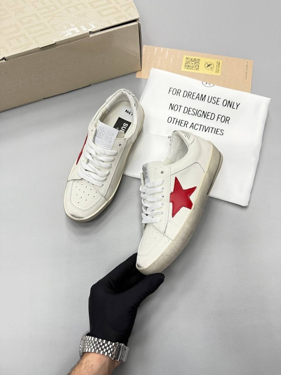 кеды golden goose,кроссовки golden goose,golden goose кеды ball star с блестками белый,golden goose кеды ball star с эффектом потертости белый,golden goose deluxe brand белые кожаные кеды