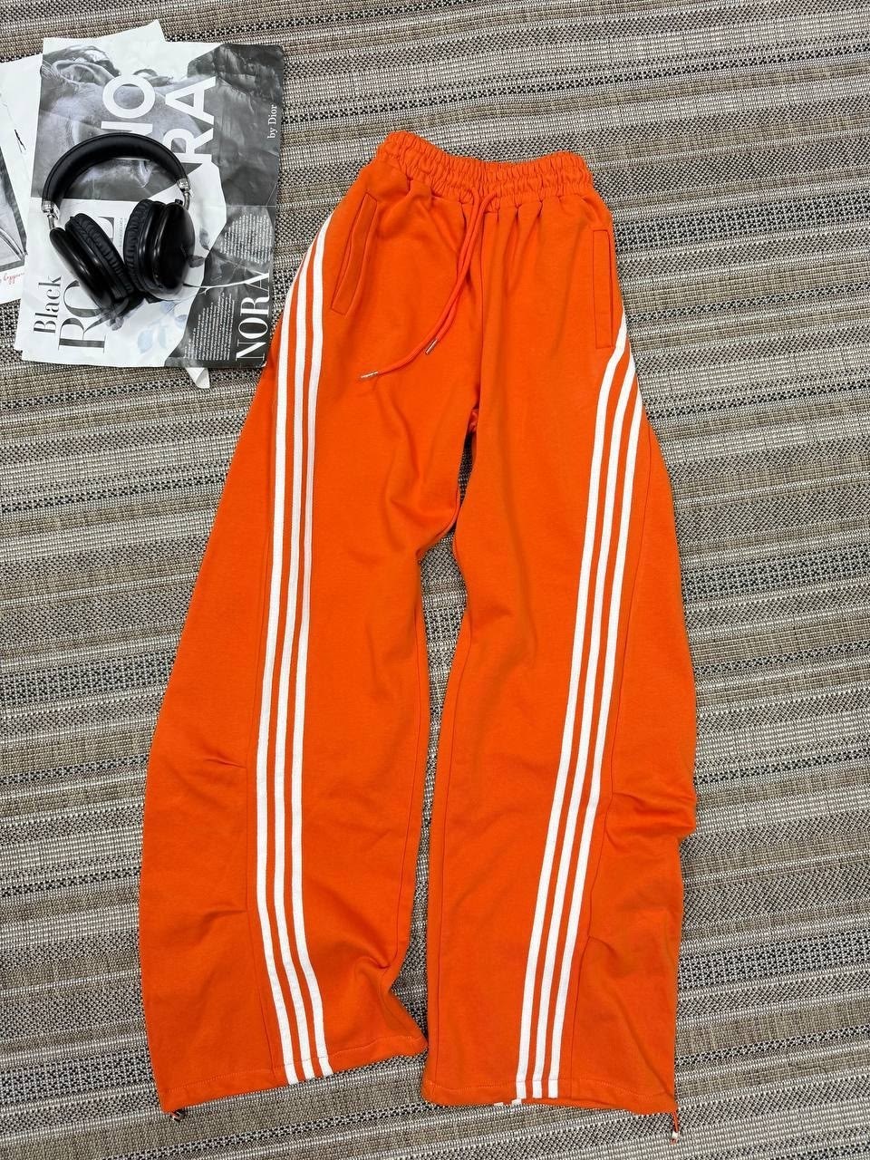 брюки карго с лампасами широкие y2k styfash,брюки спортивные,широкие спортивные штаны,спортивные штаны широкие женские,штаны клеш спортивные