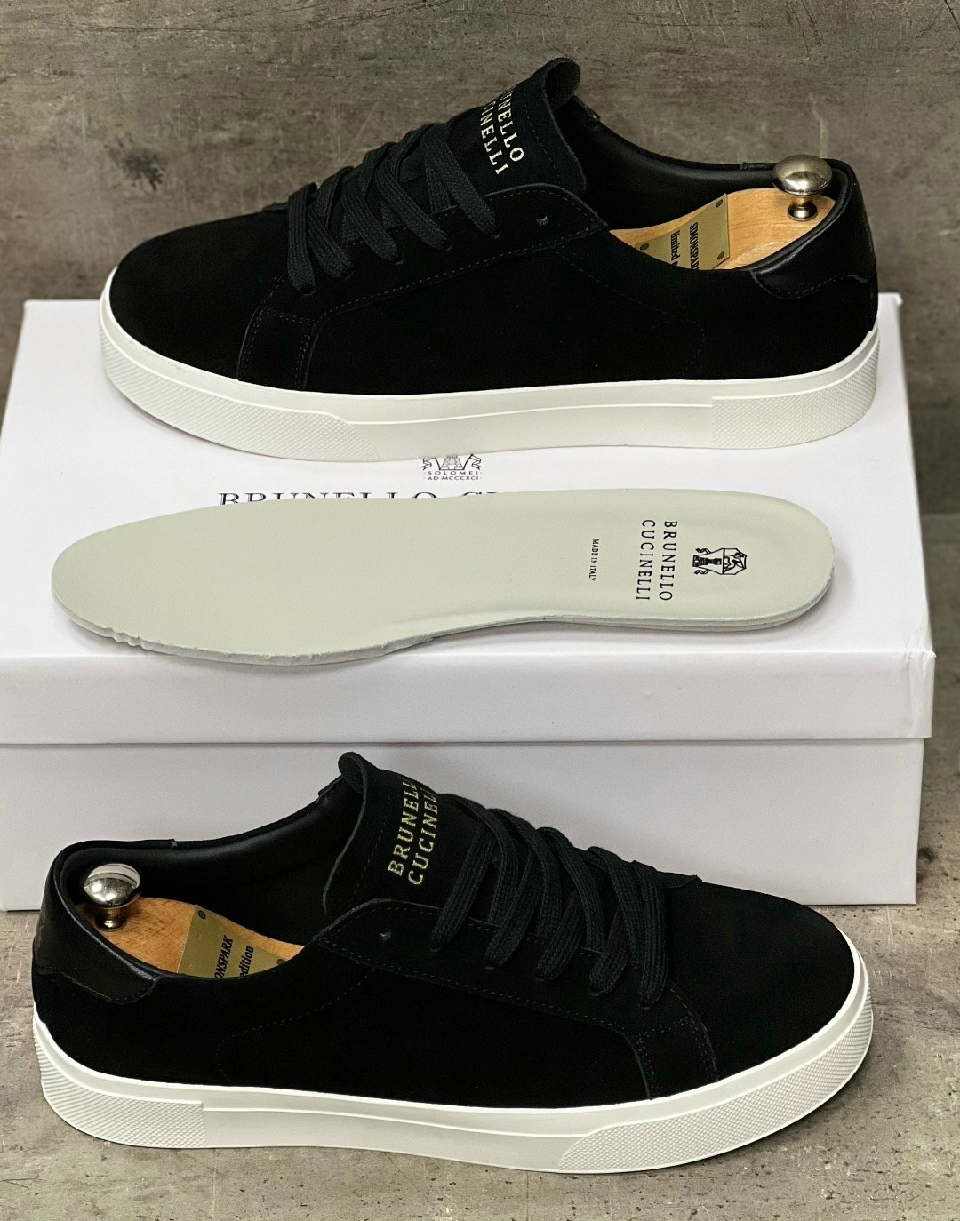 замшевые кеды мужские,кеды замшевые,мужские кроссовки черные из замши и белой подошвой,,мужские кеды