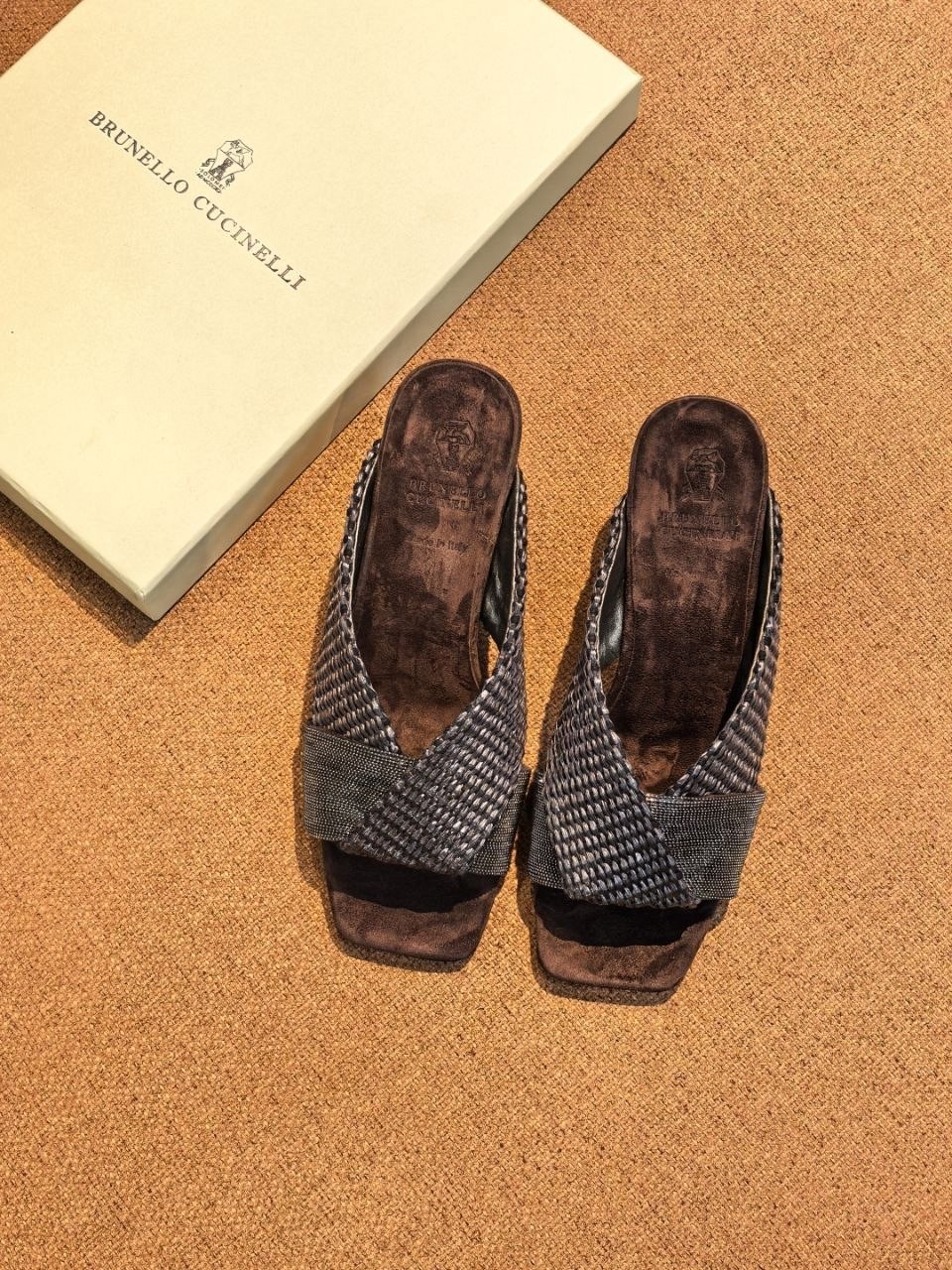 замшевые шлепанцы brunello cucinelli,,шлепанцы brunello cucinelli,мюли brunello cucinelli,шлепанцы женские