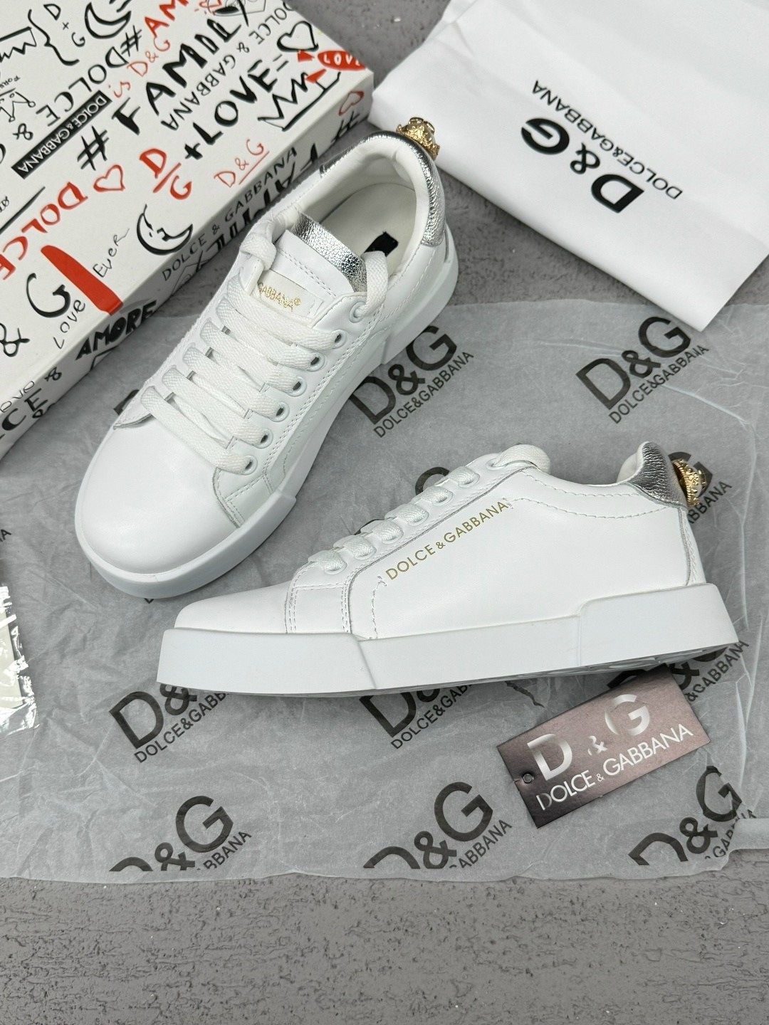 кожаные кроссовки белого цвета dolce & gabbana portofino,кроссовки дольче габбана женские белые,кроссовки dolce & gabbana,дольче габбана кроссовки женские оригинал,кеды дольче габбана мужские белые