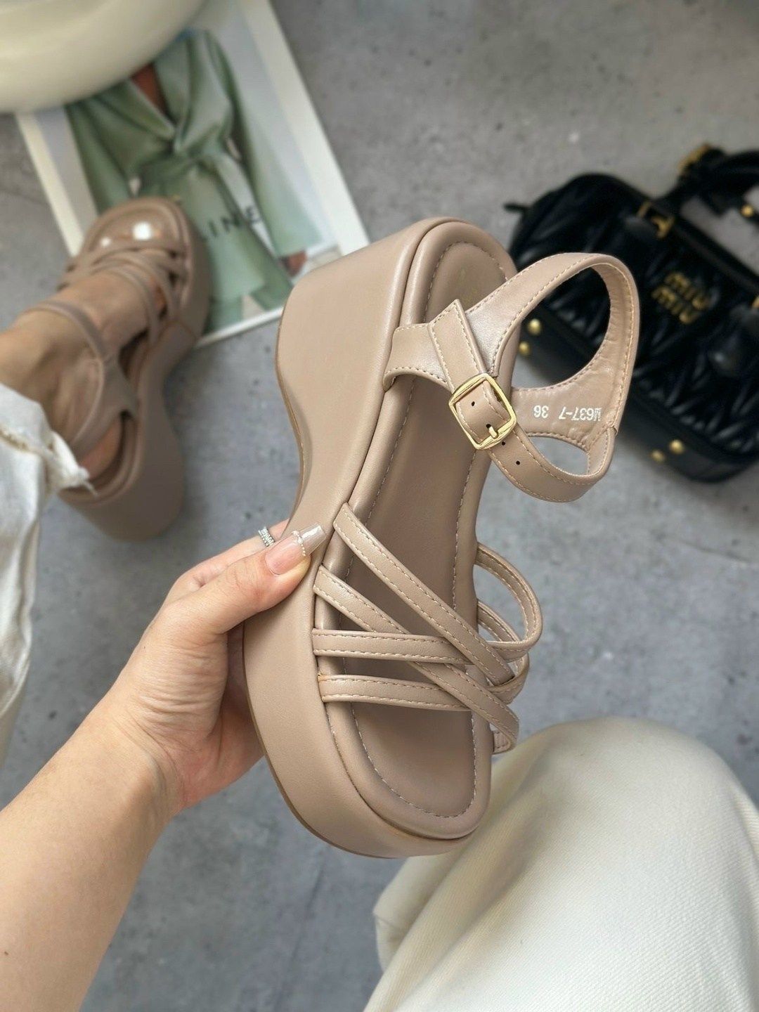 босоножки на платформе,женские босоножки,модные босоножки,босоножки на высокой платформе,модные сандалии