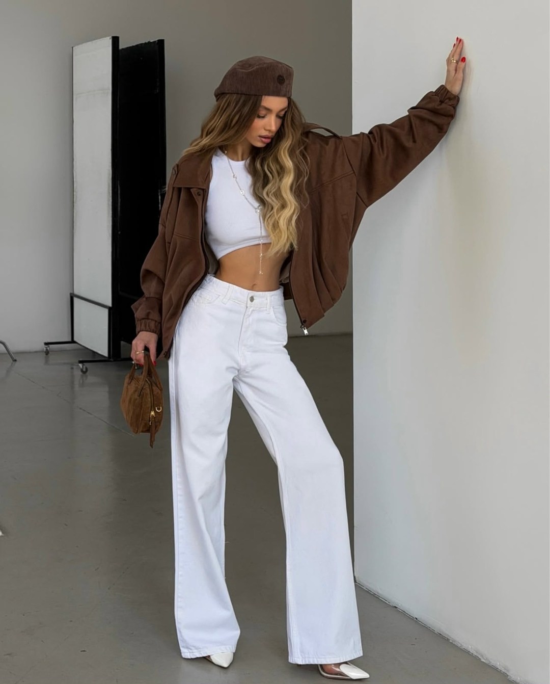 белые джинсы,белые джинсы прямые,широкие джинсы,стильные белые джинсы,джинсы женские белые