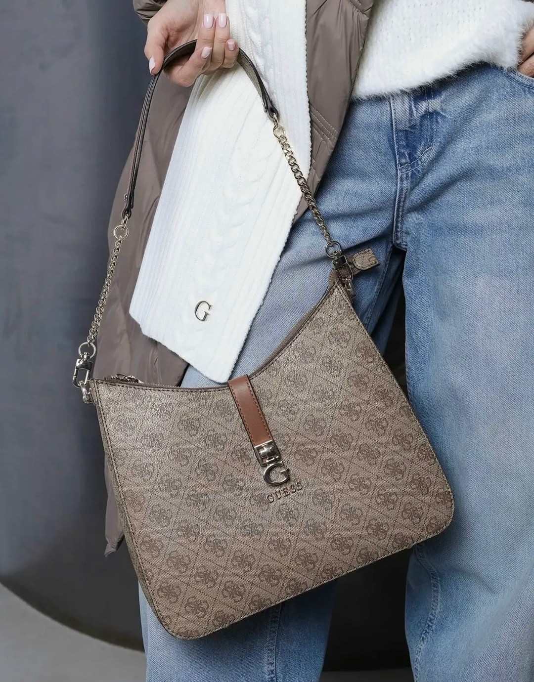 сумка guess бежевая,cумка guess,сумка на плечо guess,guess сумка на плечо zamira top zip shoulder bag,сумка женская guess hwesb839002 бежевая