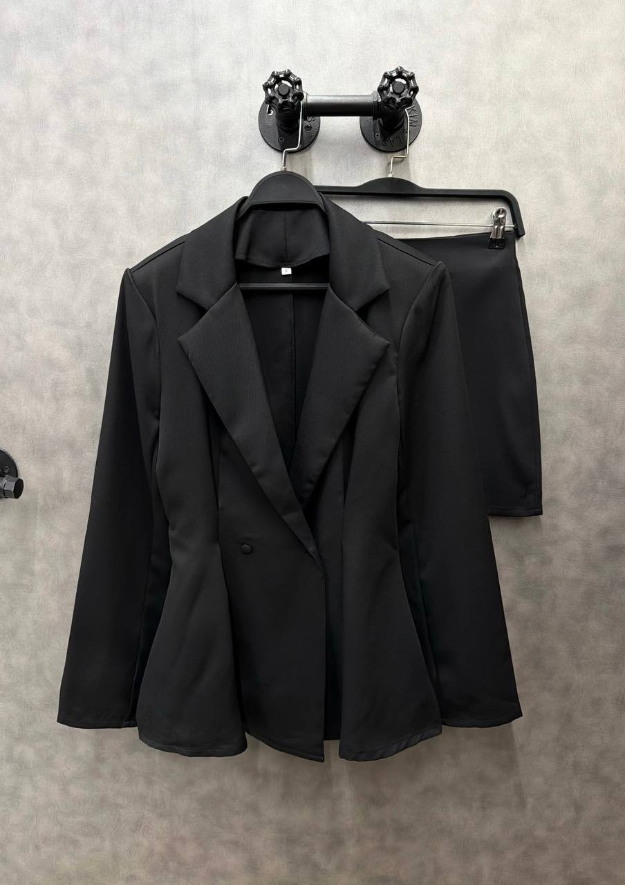 женские костюмы,элегантные костюмы,костюм с юбкой,костюм классический,трендовый костюм укороченный пиджак и юбка мини