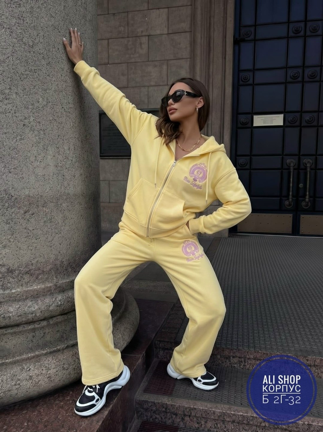 спортивный костюм женский,спортивный костюм,женский костюм,loro piana женский красный костюм,костюм женский теплый