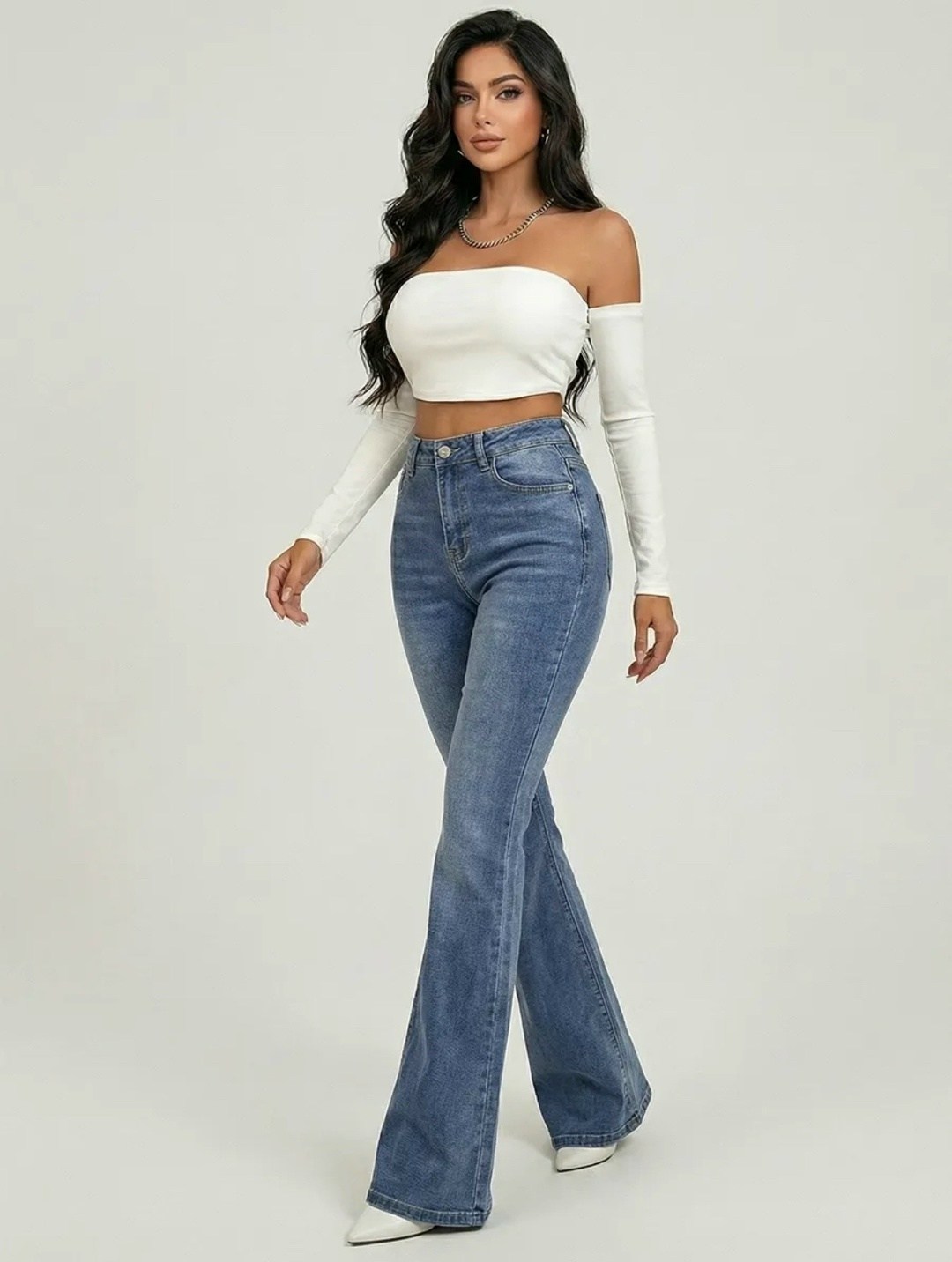 женские джинсы клеш,стильные джинсы,джинсы женские,расклешенные джинсы,голубые джинсы клеш