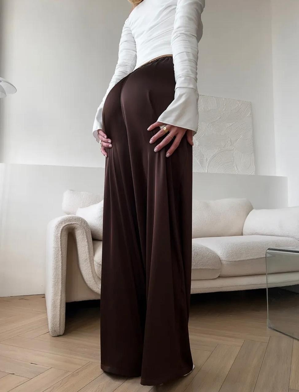 брюки flacon store атласные,брючный костюм,бежевый брючный костюм,брючный костюм женский свободного кроя,костюм с брюками