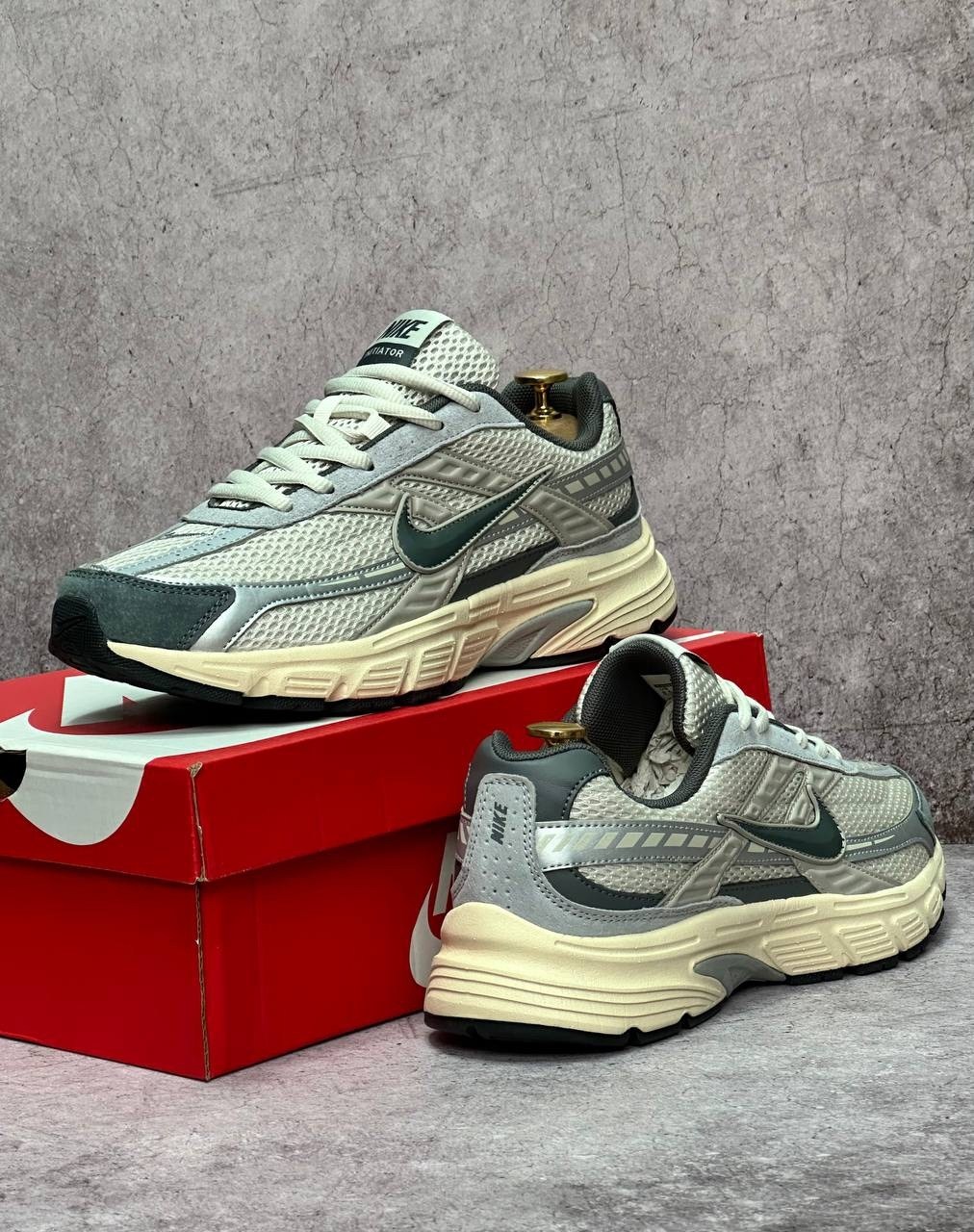 кроссовки nike initiator,кроссовки nike,мужские кроссовки,мужские беговые кроссовки initiator от finish line nike бежевый,мужские кроссовки nike