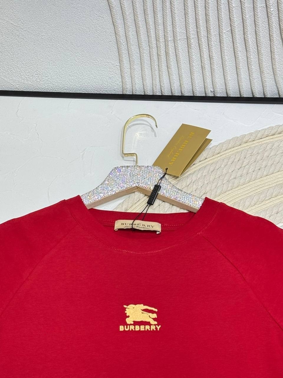 женские джинсы,футболки женская,прямые джинсы женские,джинсы укороченные,джинсы брюки