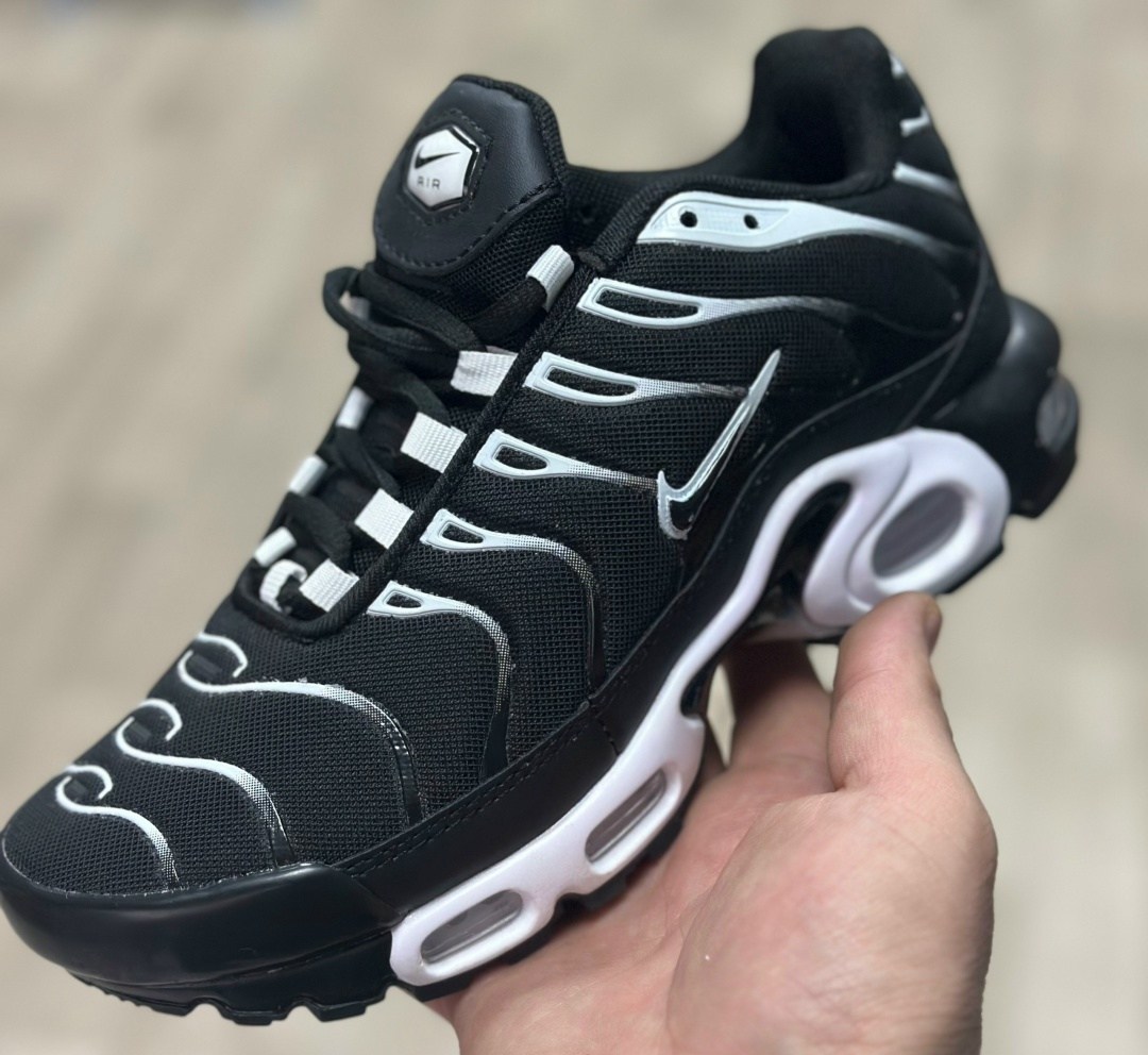 кроссовки nike air max tn plus,nike air max plus tn,nike air max plus tn black,nike air max plus,nike air max tn