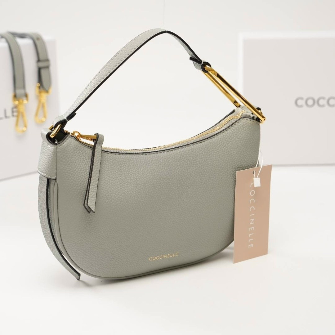 coccinelle сумка на плечо priscilla черный,сумка coccinelle,coccinelle сумка через плечо whisper черный,сумка через плечо coccinelle c-easy small цвет noir,сумка женская coccinelle