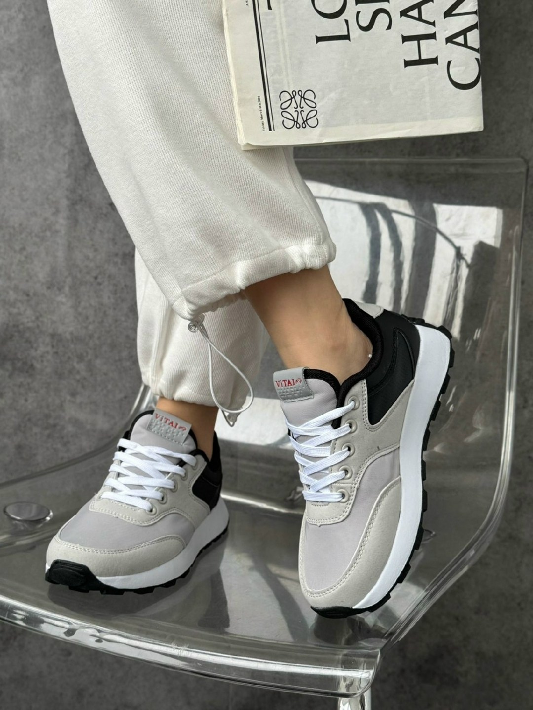женские кроссовки,,кроссовки модные,белые кроссовки,стильные кроссовки