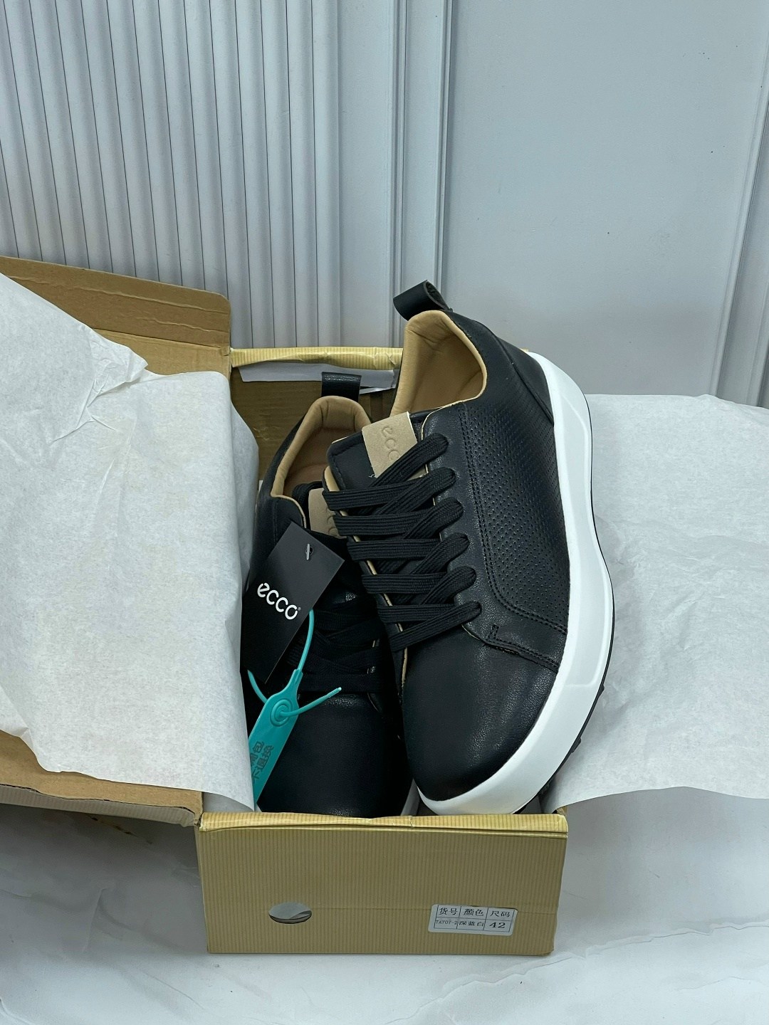 ,кроссовки ecco,кроссовки мужские ecco,кеды мужские ecco,мужская