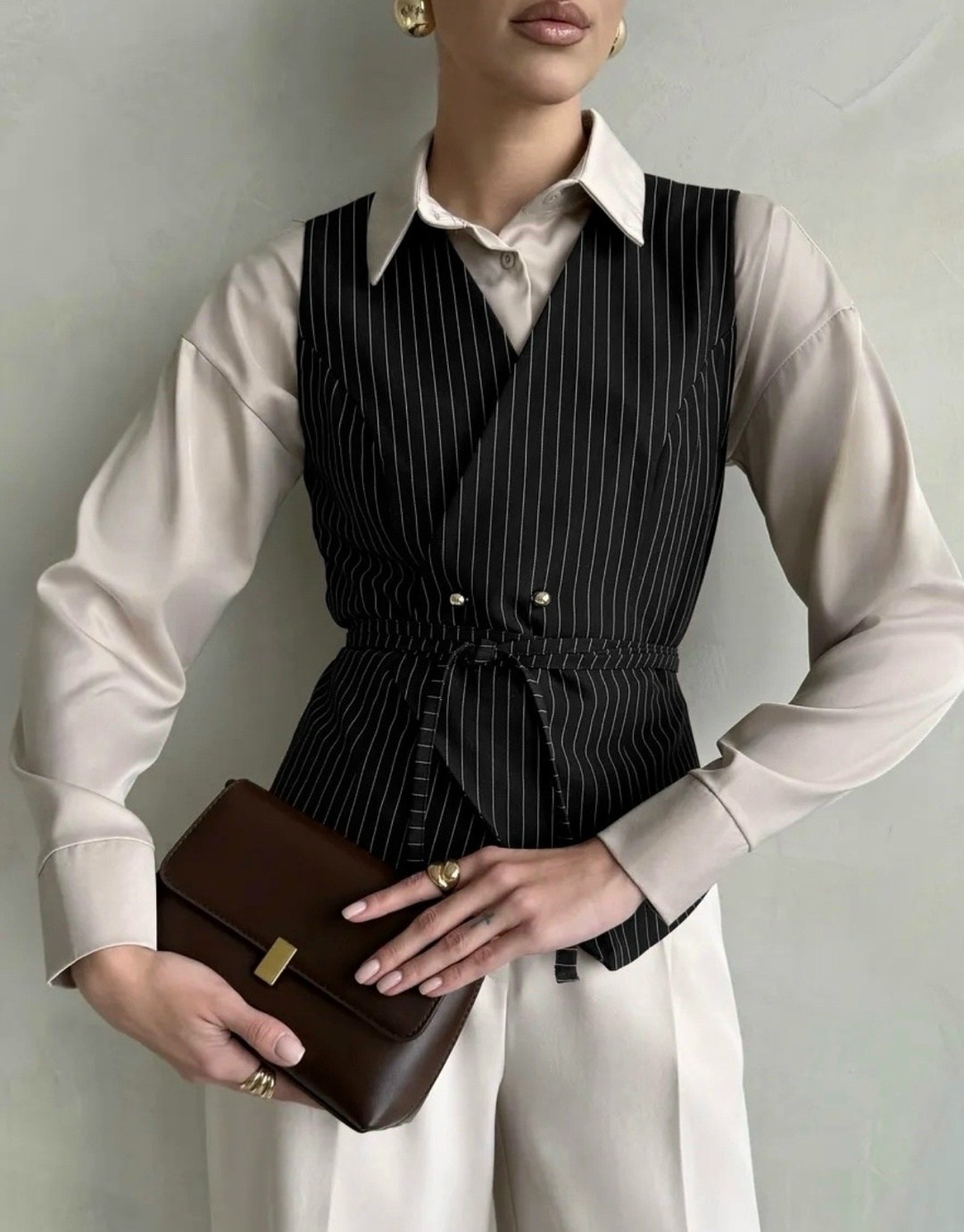 жилетка офисная костюмная с поясом aimo look,классический жилет,жилетка офисная костюмная с поясом aimo look цвет серый,жилет женский,женский классический жилет