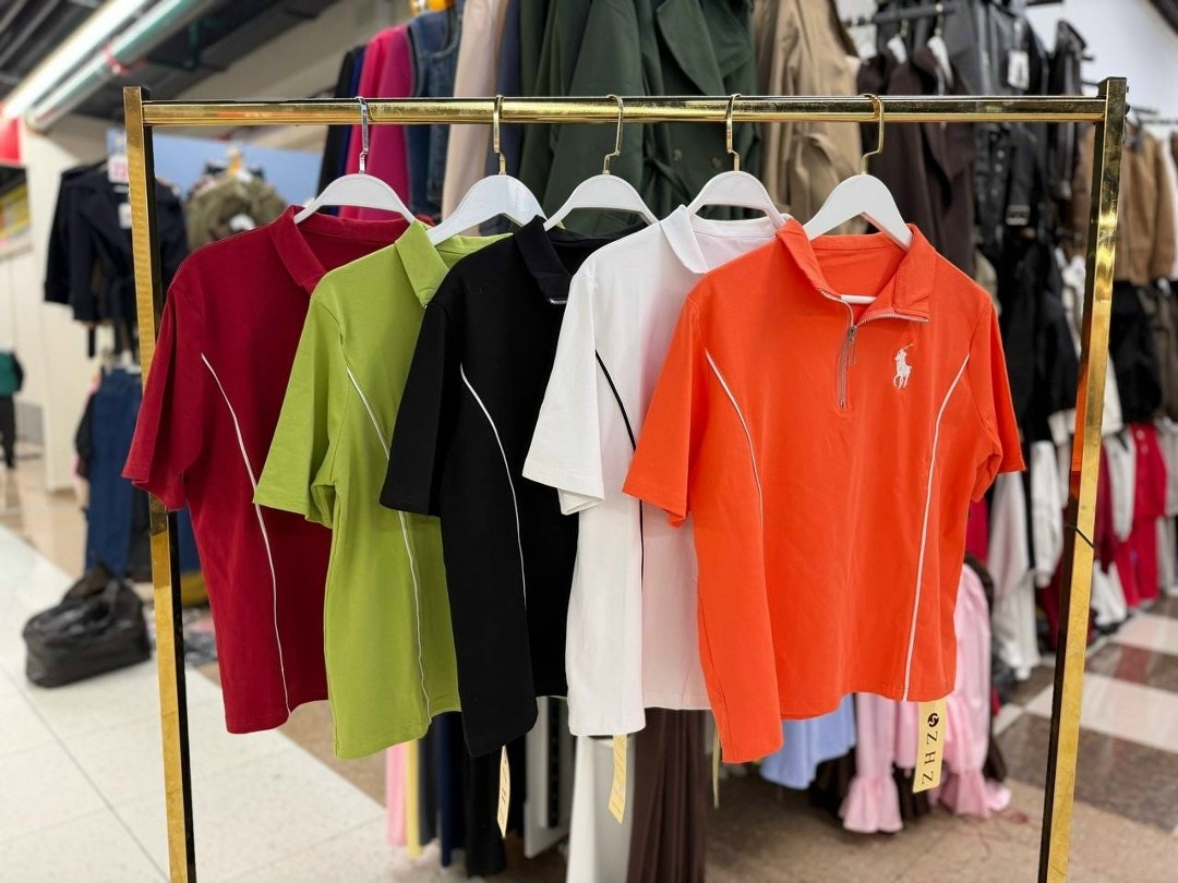 ,стильная футболка,футболка-поло на замке,поло футболка женская