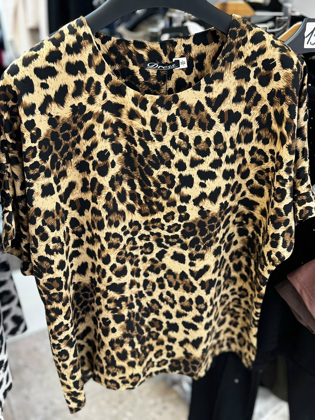 футболка с леопардовым принтом,леопардовая футболка,футболки женская,леопардовый,футболки с принтом