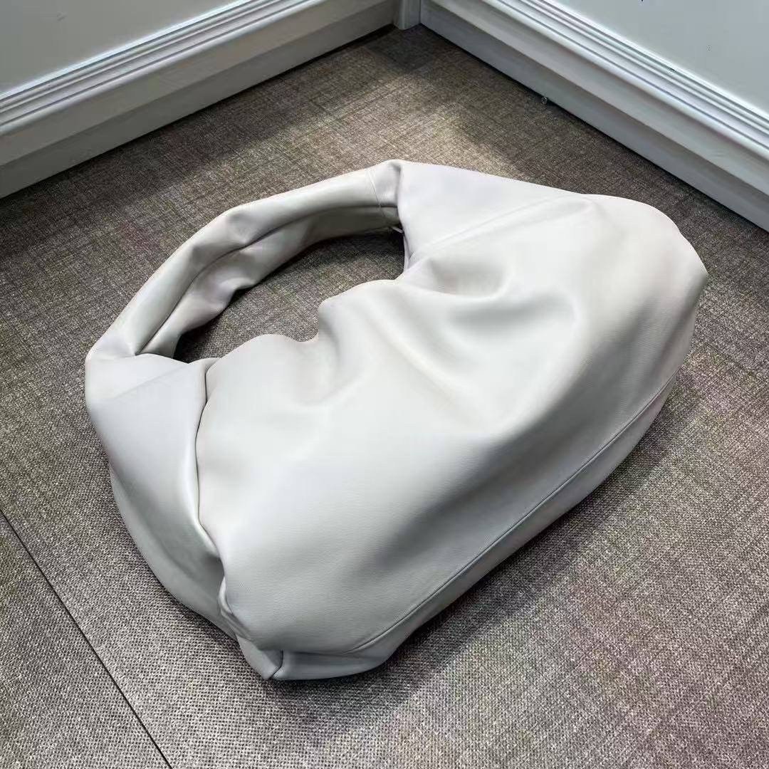 женская сумка bottega veneta,сумка пельмень боттега венета,bottega veneta сумка shoulder pouch,сумка bottega veneta,боттега венета сумка пельмешка