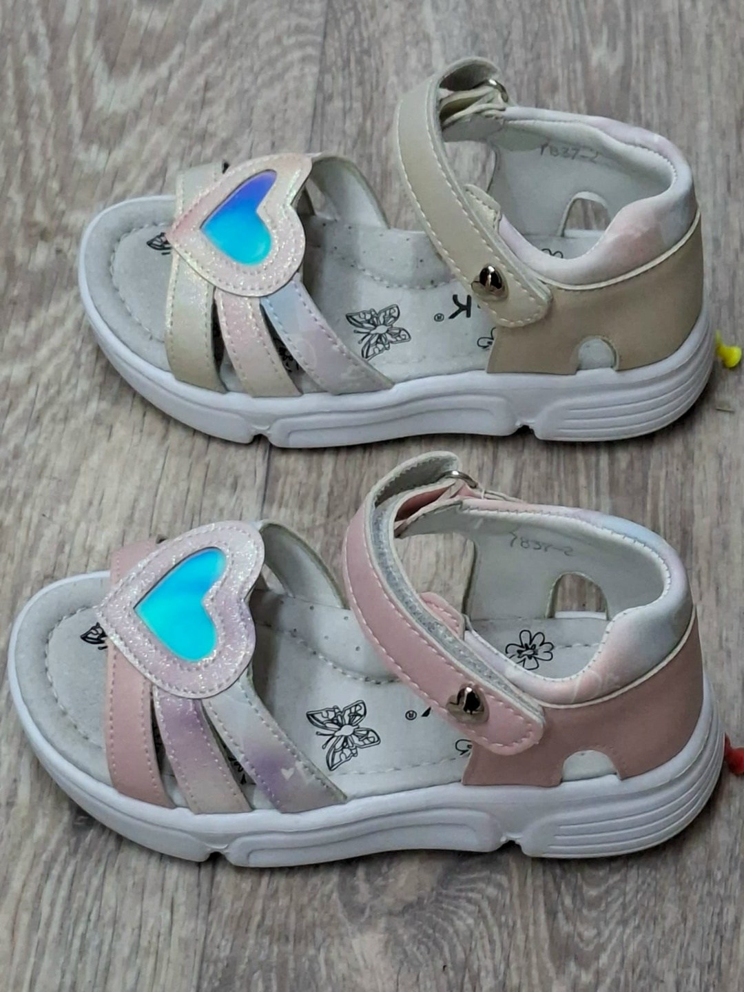 детские босоножки,,босоножки для девочек,сандалии для девочек,босоножки тип-топ сказка