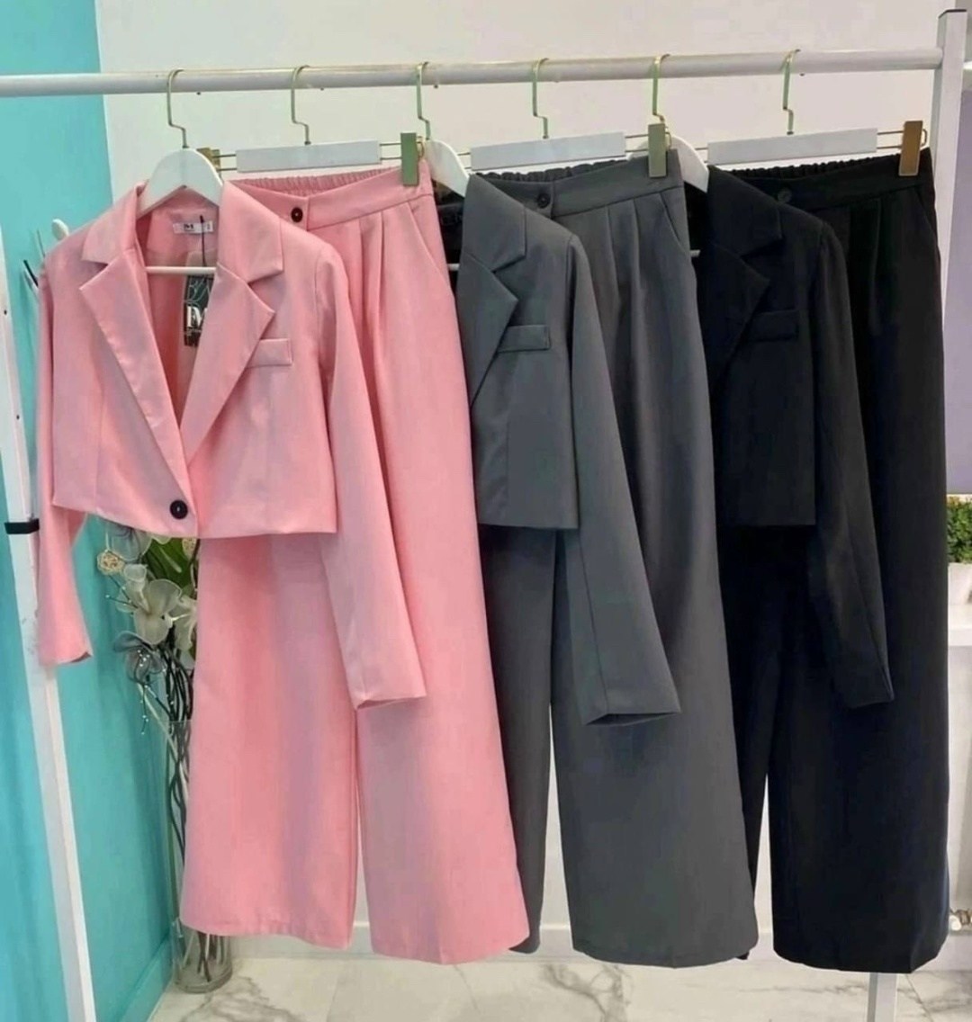 брючные костюмы женские,костюм женский деловой с коротким пиджаком и брюками,штаны широкие,костюм брючный,костюм двойка: пиджак и брюки