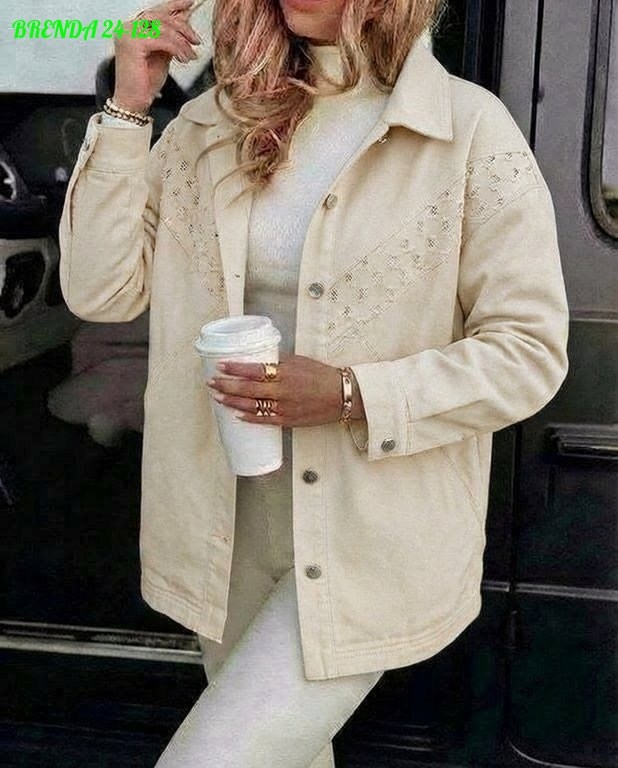 повседневная куртка,джинсовая куртка,куртка модная,джинсовая куртка с заклепками,куртка