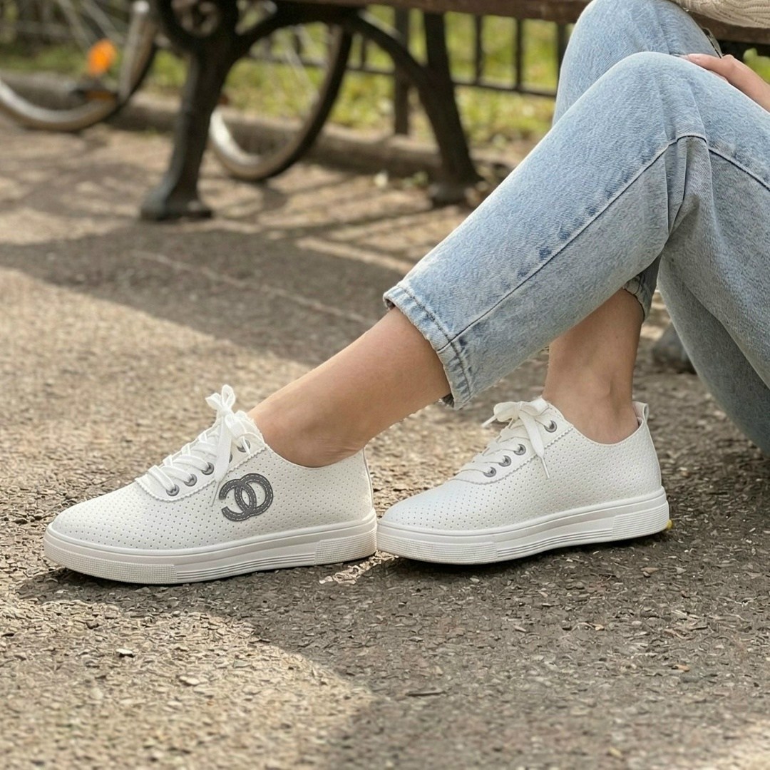 ,белые кеды кожаные женские с перфорацией,женские кроссовки,кеды женски,белые кроссовки
