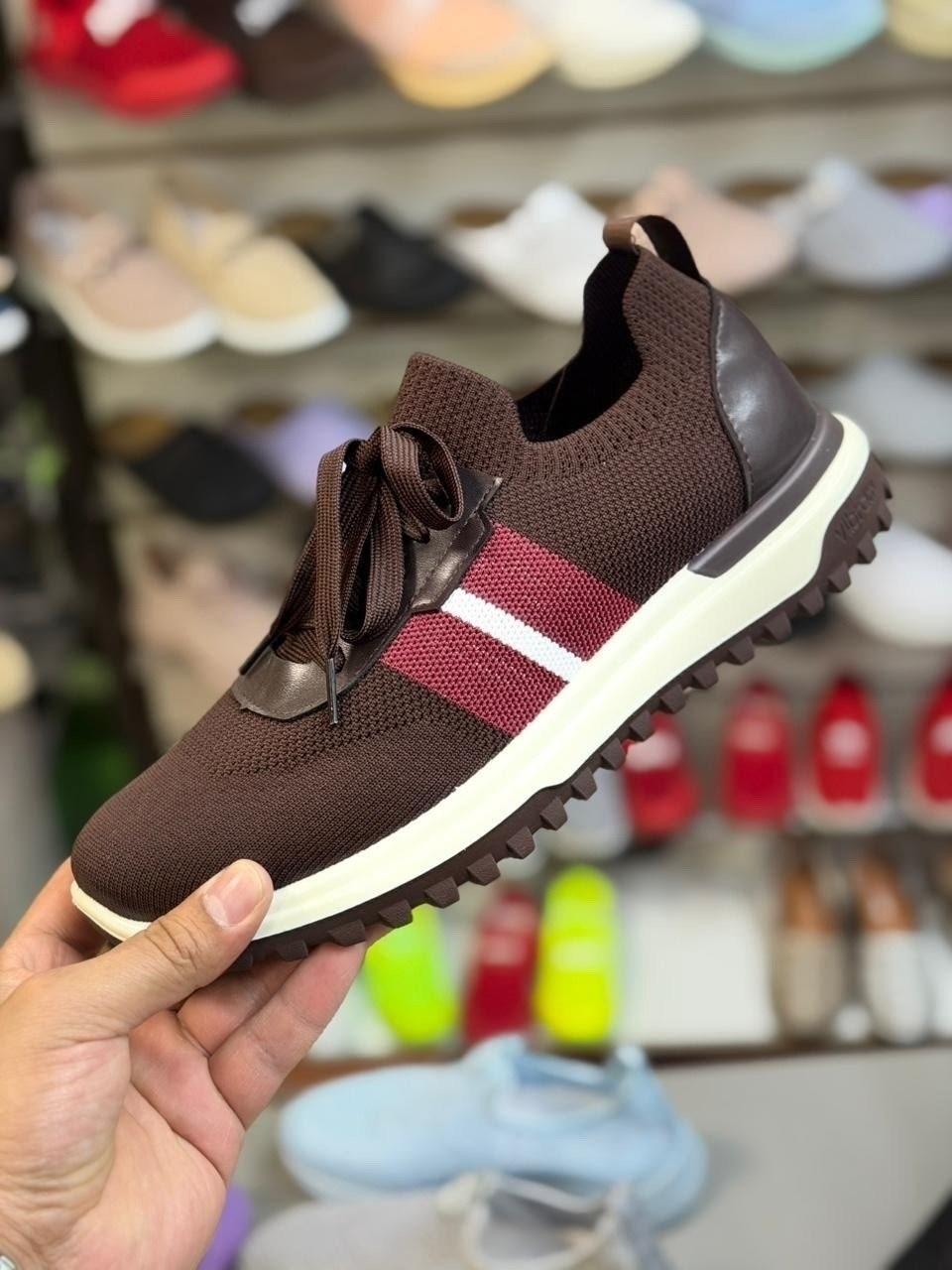 ,женские кроссовки,повседневные кроссовки,кроссовки для женщин,спортивный