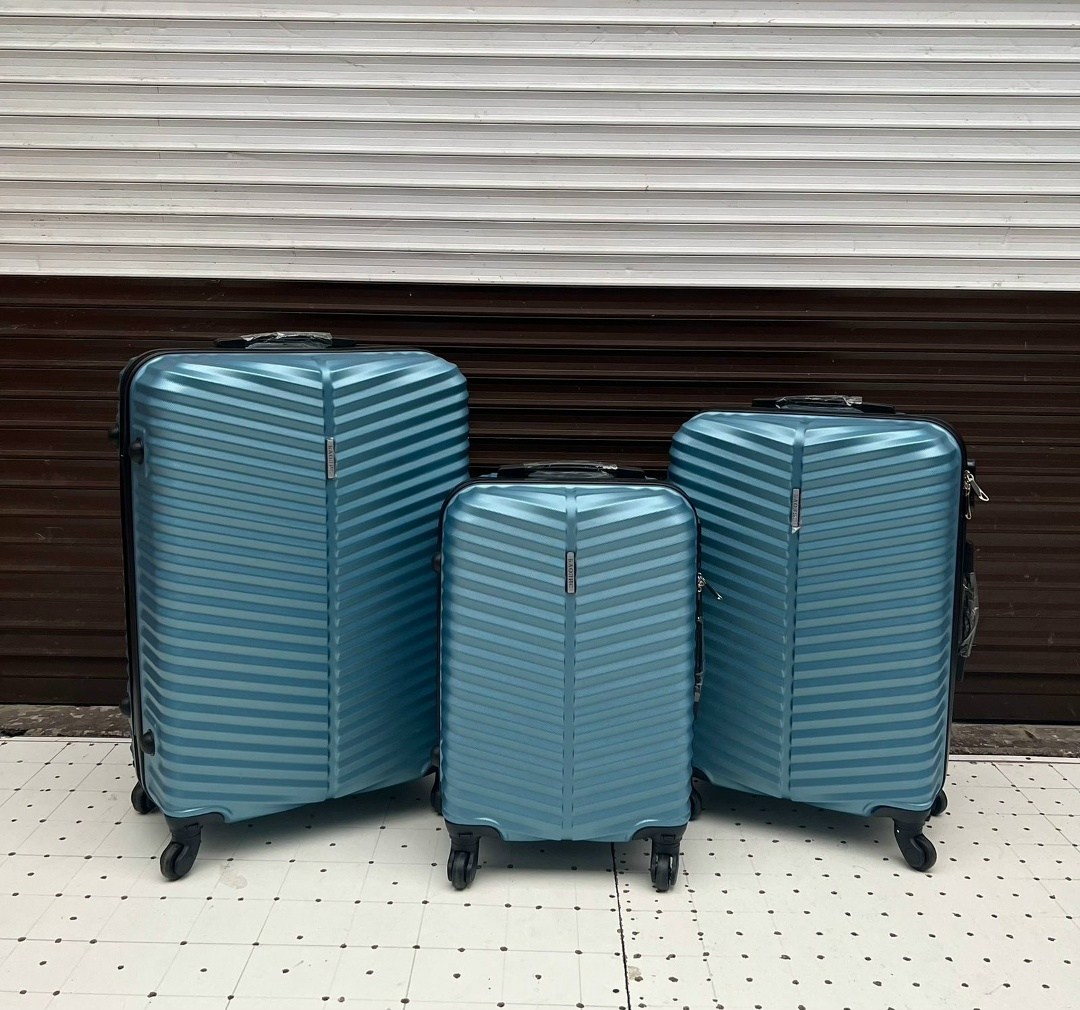 комплект чемодан,чемодан,чемодан на колесах,пластиковый чемодан,чемодан женский