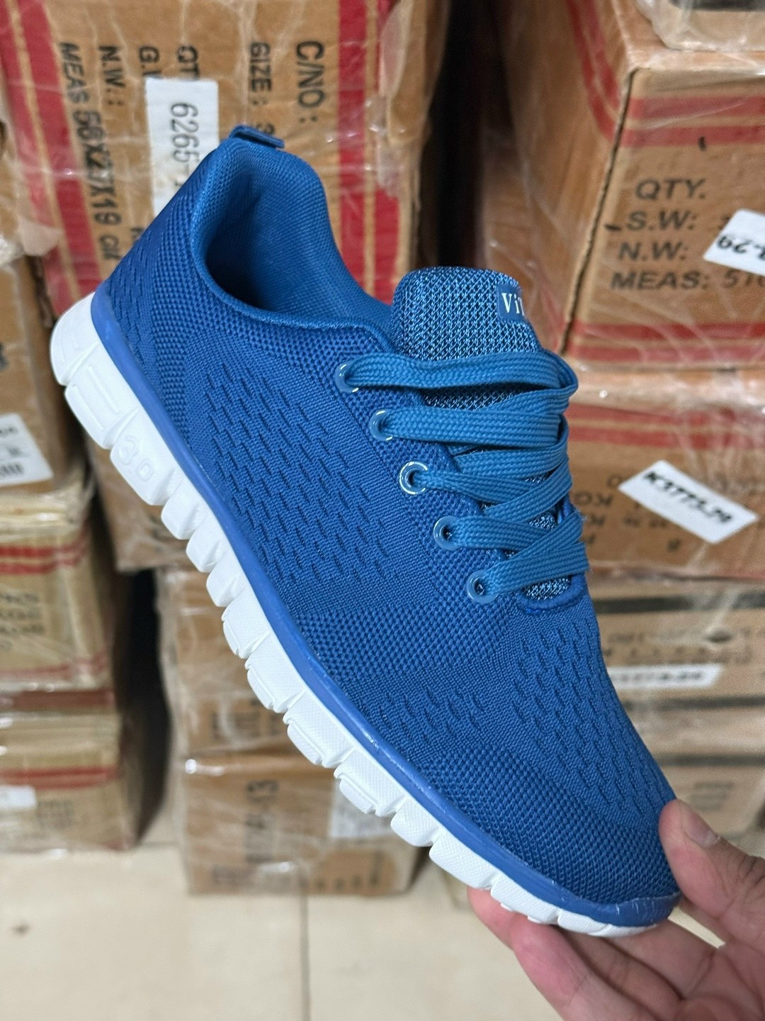 слипоны женские,белые кроссовки,кроссовки женскиe,кроссовки,спортивная