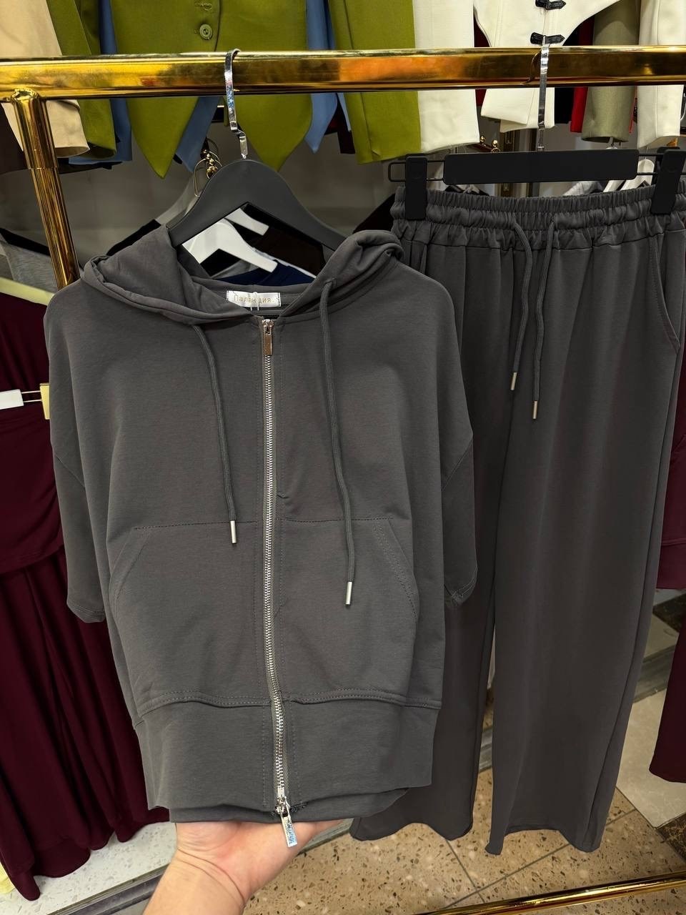 спортивный костюм brunello cucinelli,кашемировый костюм loro piana,костюм спортивный,костюм спорт brunello cucinelli,женские спортивные костюмы