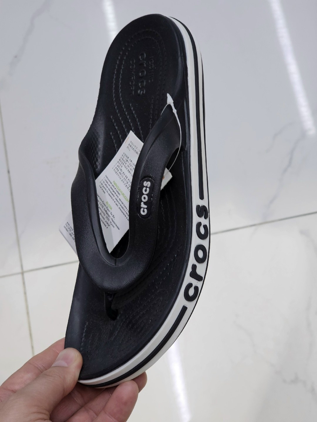 шлепанцы crocs,crocs bayaband flip,шлепанцы crocs bayaband flip,кроксы сланцы женские,сланцы crocs