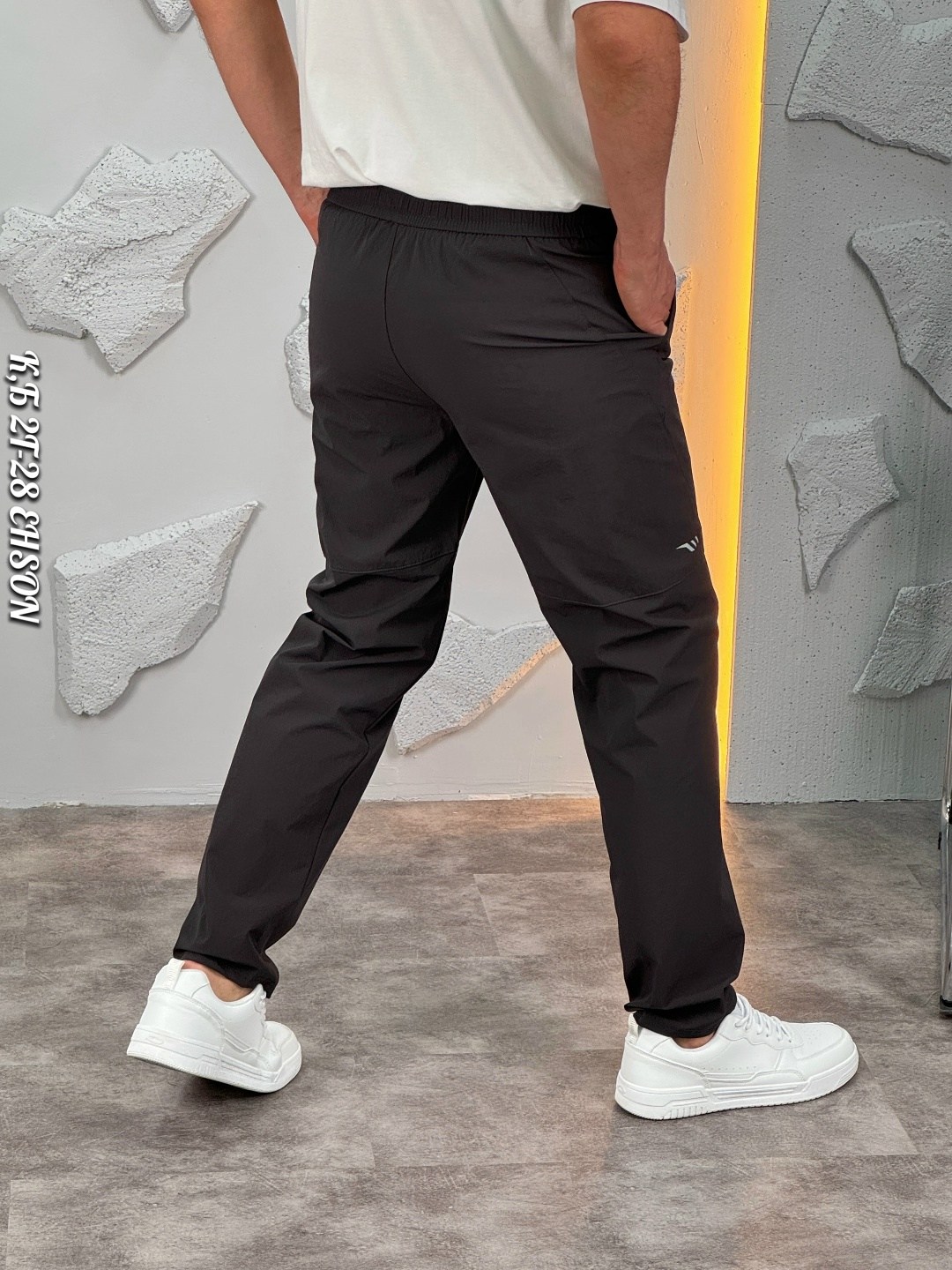 джоггеры брюки,брюки спортивные мужские,брюки спортивные,мужские брюки,черные брюки мужские