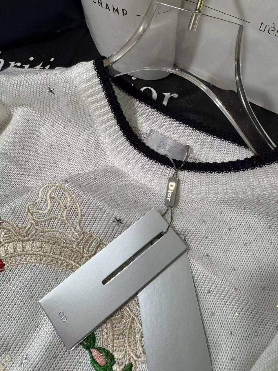 вязаная юбка,юбка с бахромой,футболка с вышивкой,женская футболка,одежда для женщин