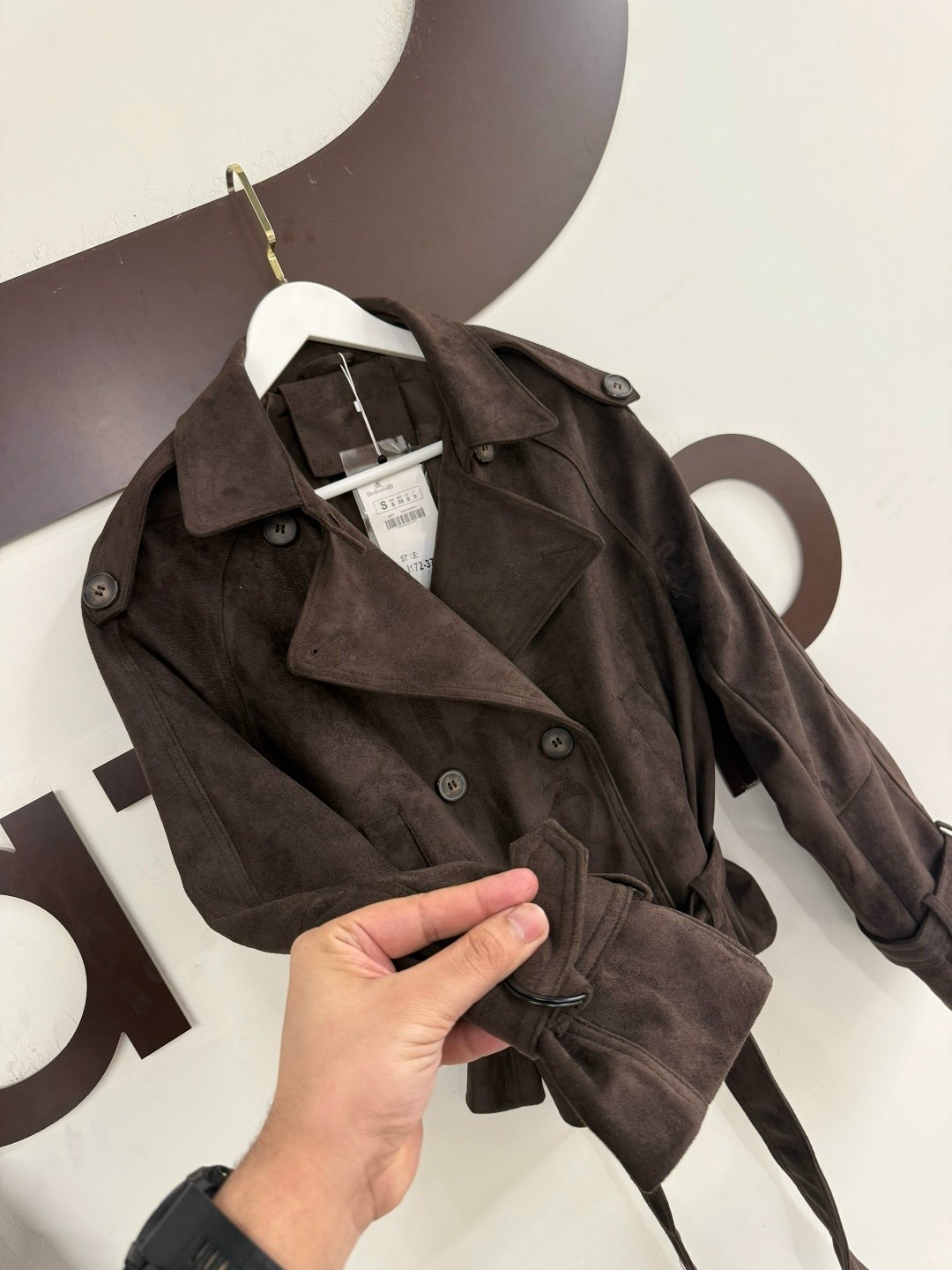 замшевая куртка,куртка замшевая женская,классическая коричневая замшевая женская куртка с поясом,курточка замшевая,женская кожаная куртка