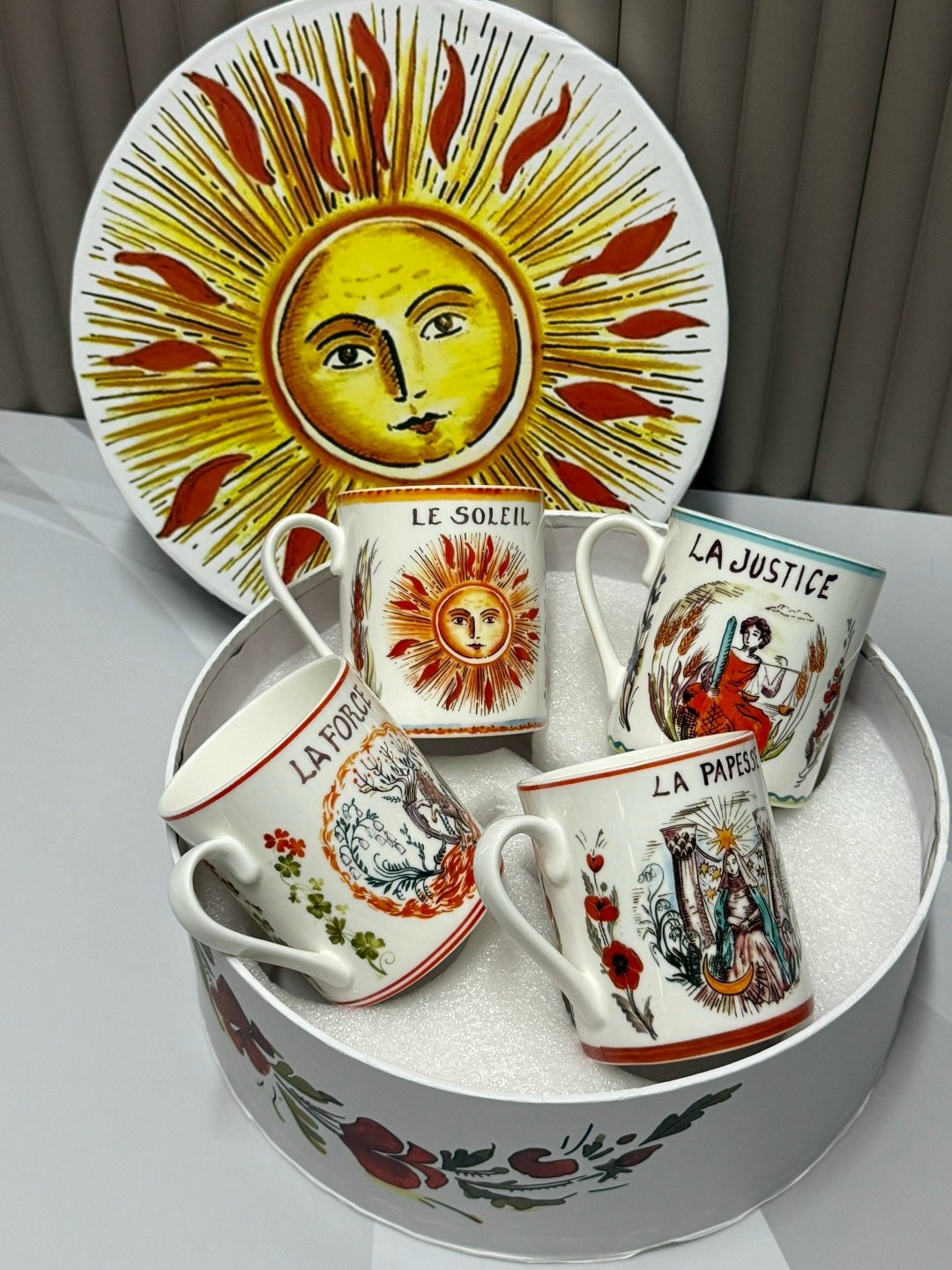 чайная пара christian dior taro le soleil фарфор,чайные наборы,набор кружек dior 4 шт,посуда кристиан диор,набор кружек christian dior tarot and puglia 4 шт le soleil