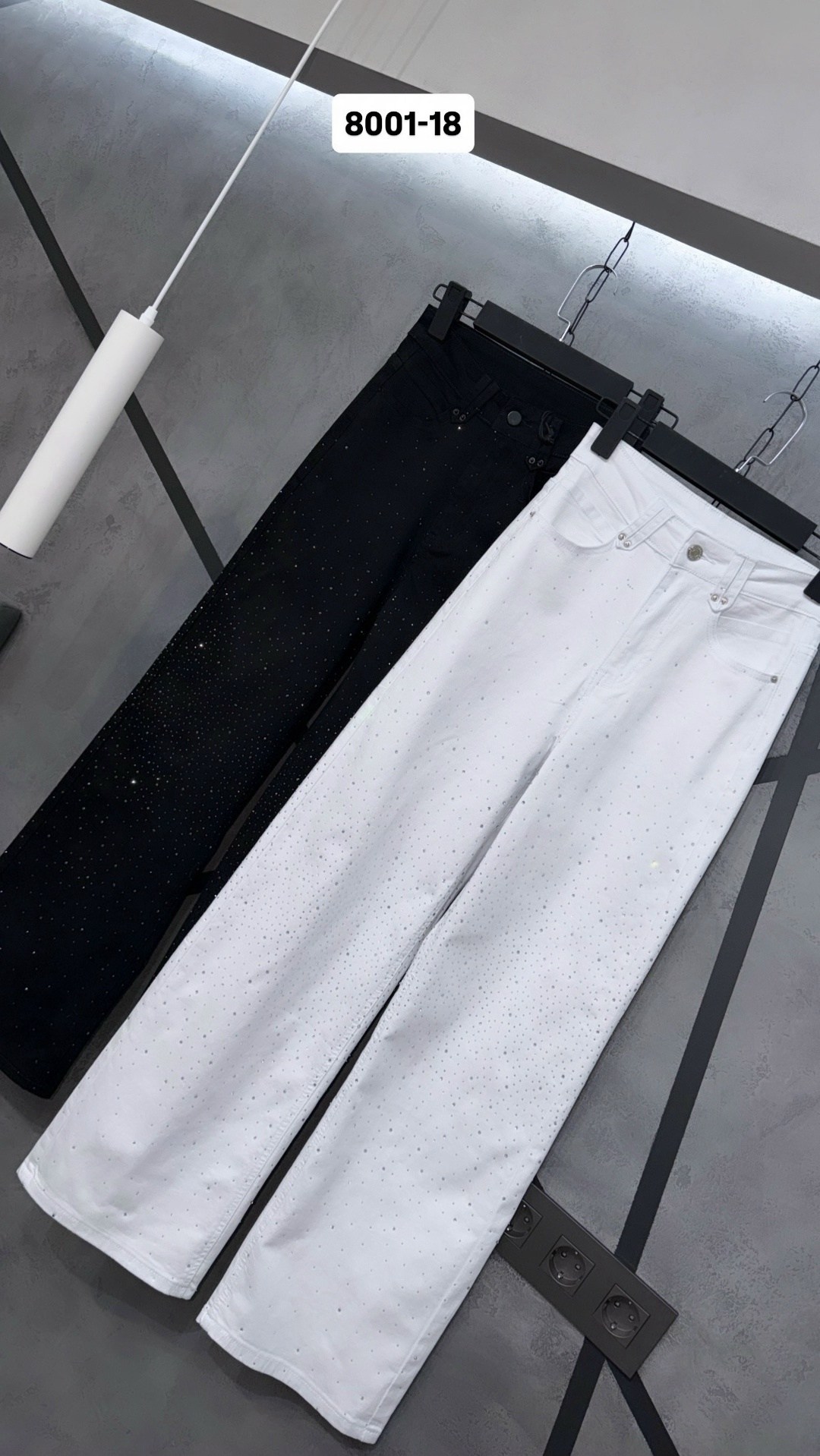 белые джинсы,джинсы белые женские,белые джинсы широкие,джинсы со стразами,брюки со стразами