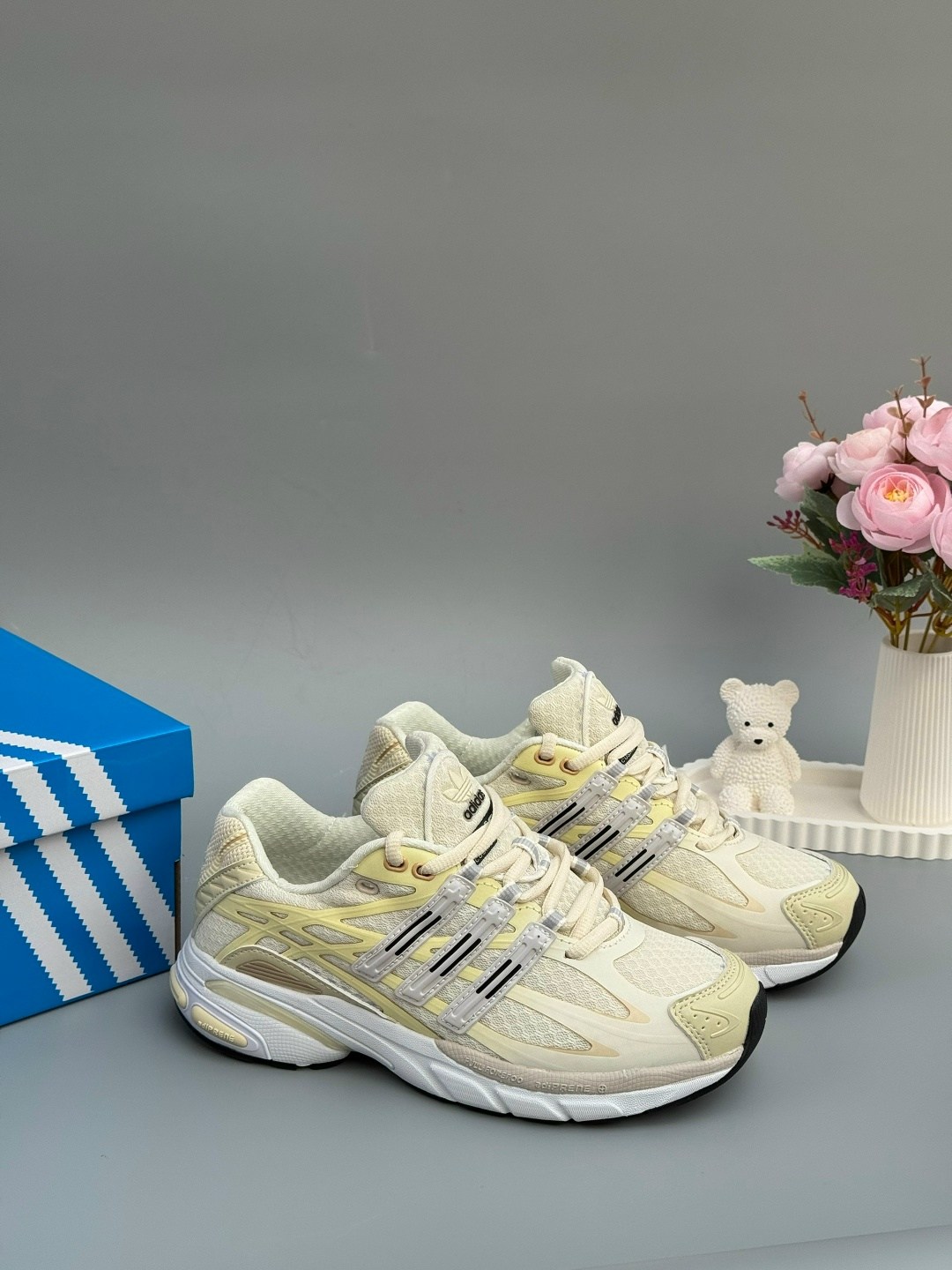 кроссовки adidas,женские кроссовки adidas,кроссовки adidas response cl,кроссовки adidas original,кроссовки adidas response cl crystal white