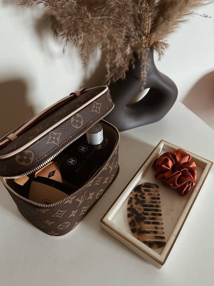 косметичка louis vuitton,косметика луи виттон,louis vuitton nice beauty case monogram mini brown,косметичка луи витон,косметичка луис виттон