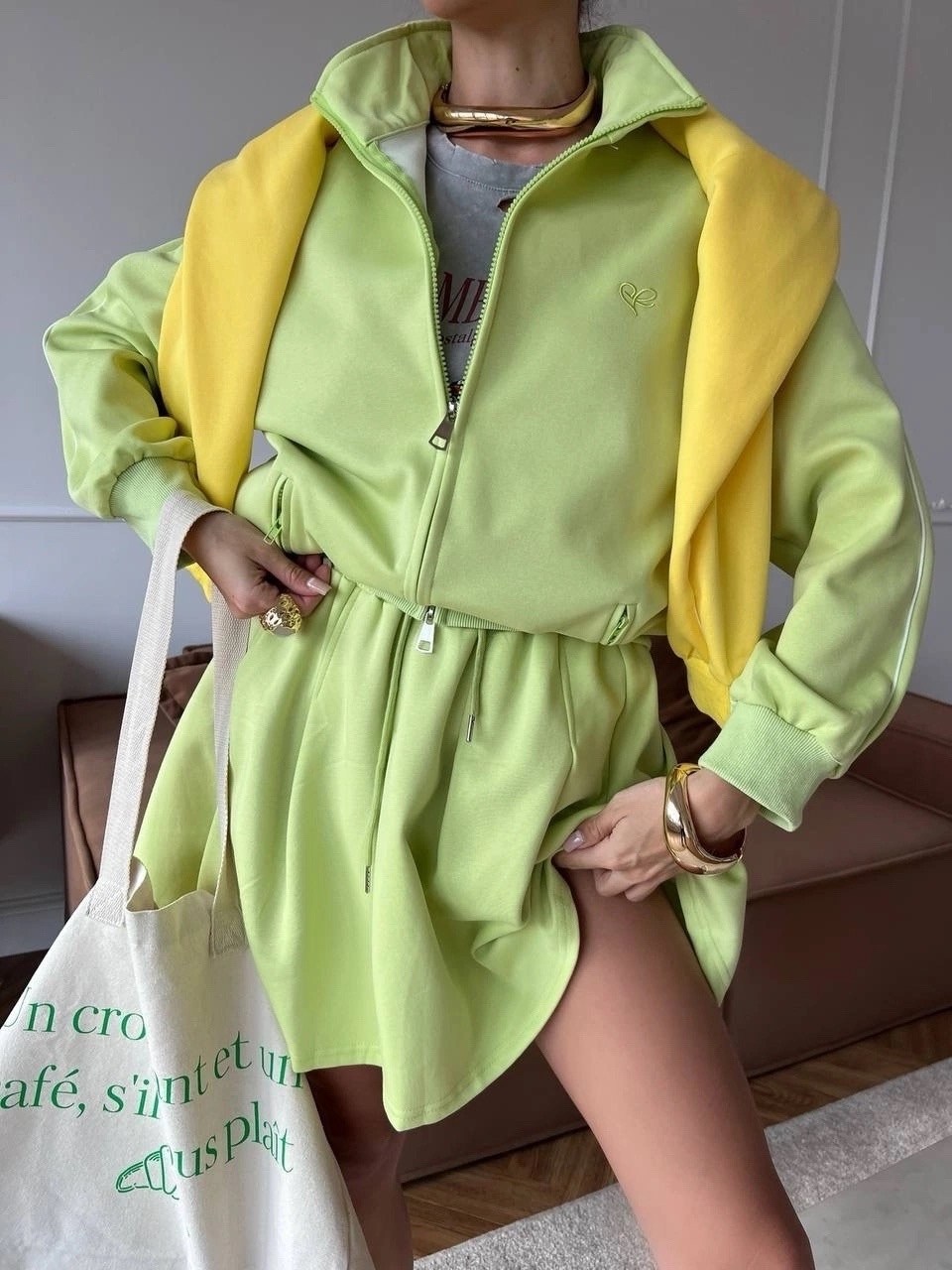 стильные костюмы,трикотажные костюмы,женские костюмы,костюм с юбкой,костюм спортивный