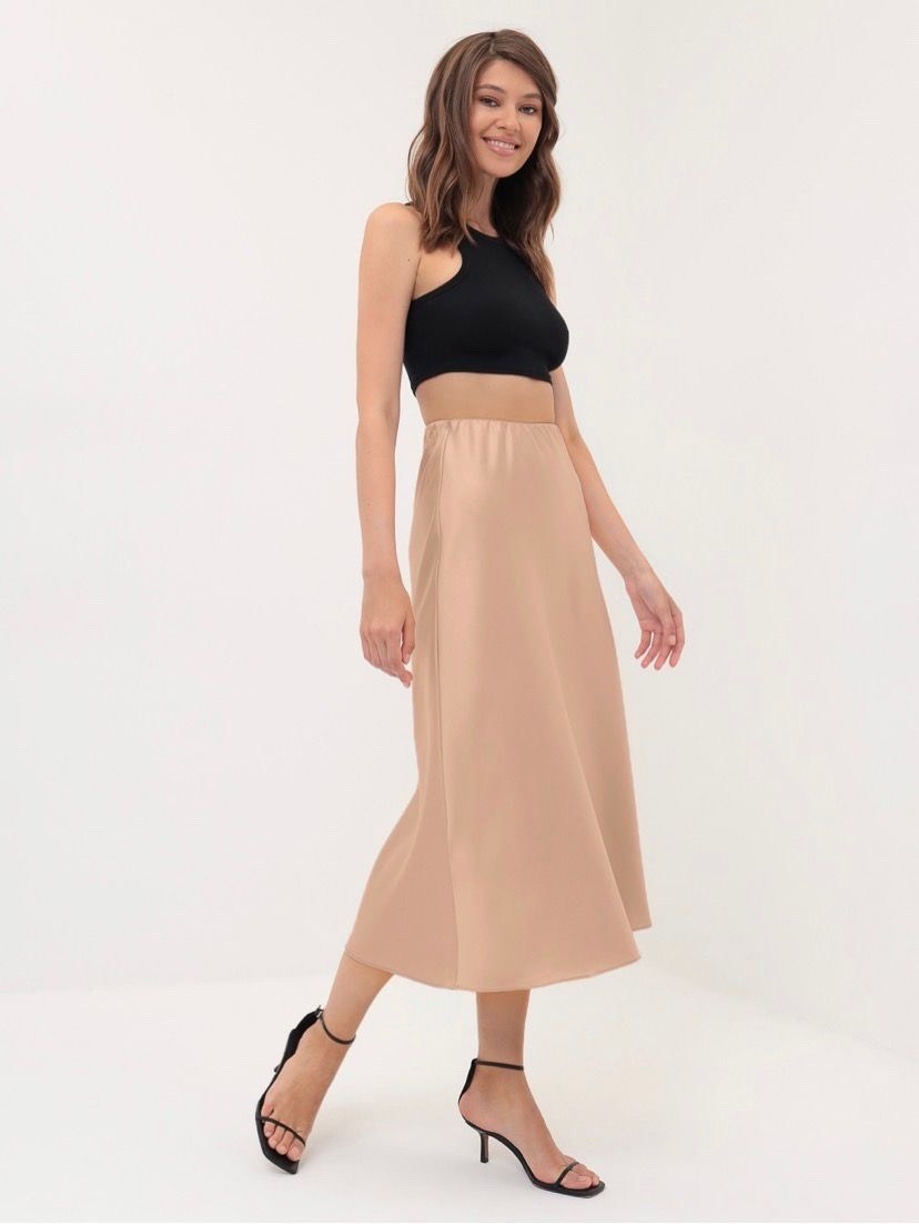 атласная юбка макси y.a.s глубокого шоколадно-коричневого цвета,юбка миди атласная шёлковая,шоколадная атласная юбка,юбка миди атласная,юбка атласная