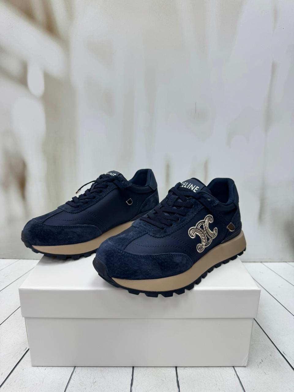 кроссовки женскиe,,кроссовки для женщин,кроссовки модные,стильные кроссовки