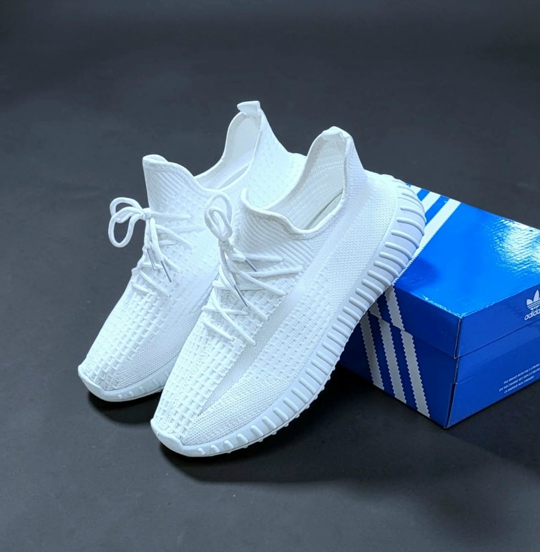 кроссовки,кроссовки изи,кроссовки изики,женские кроссовки,дышащие кроссовки