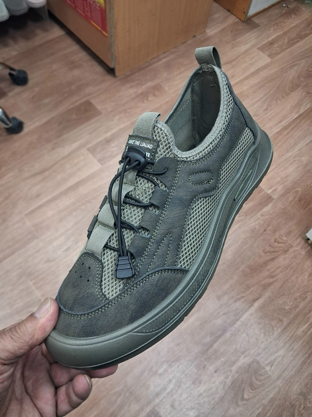 ,мужские кроссовки,спортивная ,кроссовки повседневные,мужская