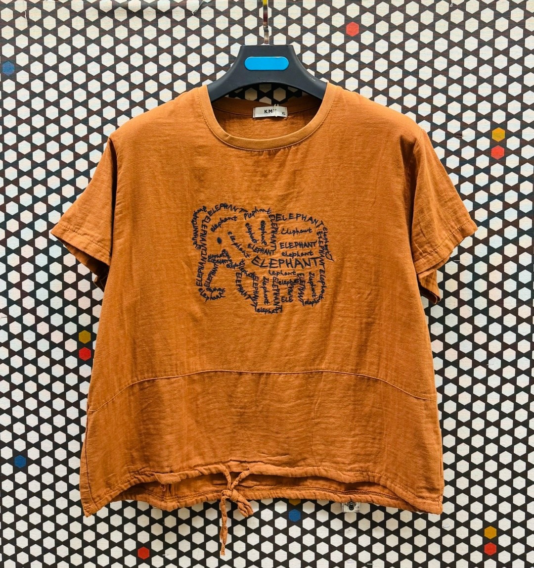 коричневая футболка,футболке,футболки мужские,футболка с принтом,принт футболки