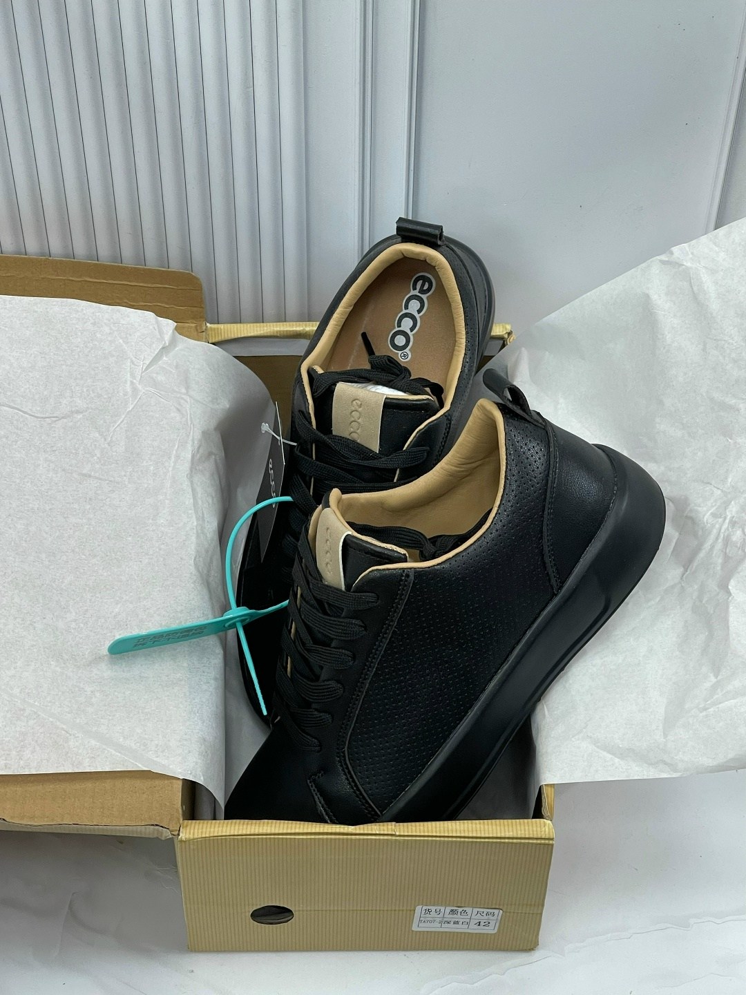 ,кроссовки ecco,кроссовки мужские ecco,кеды мужские ecco,мужская