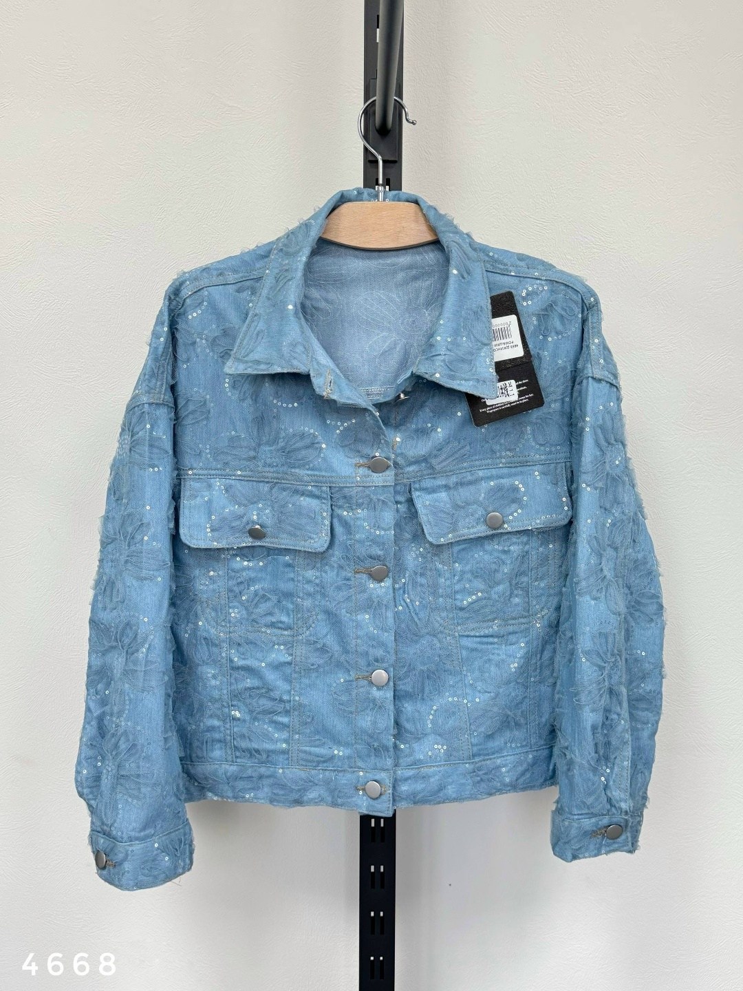 модные образы,белая джинсовая куртка,джинсовая куртка,белая куртка с джинсами