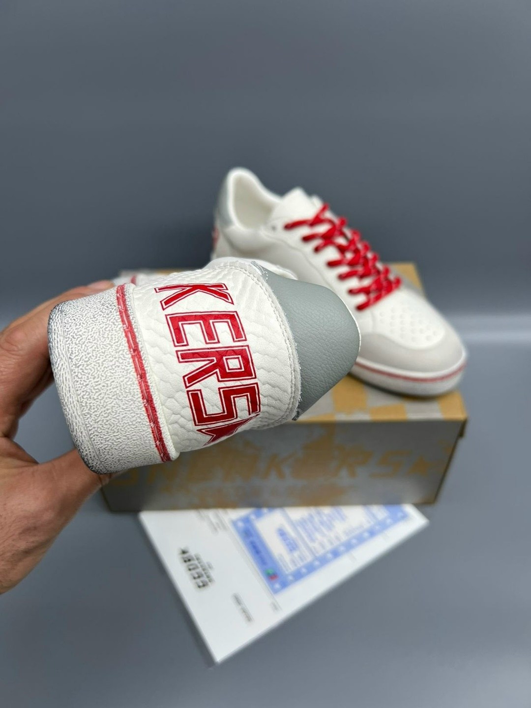 кроссовки,,модные кроссовки,стильные кроссовки,женские кроссовки