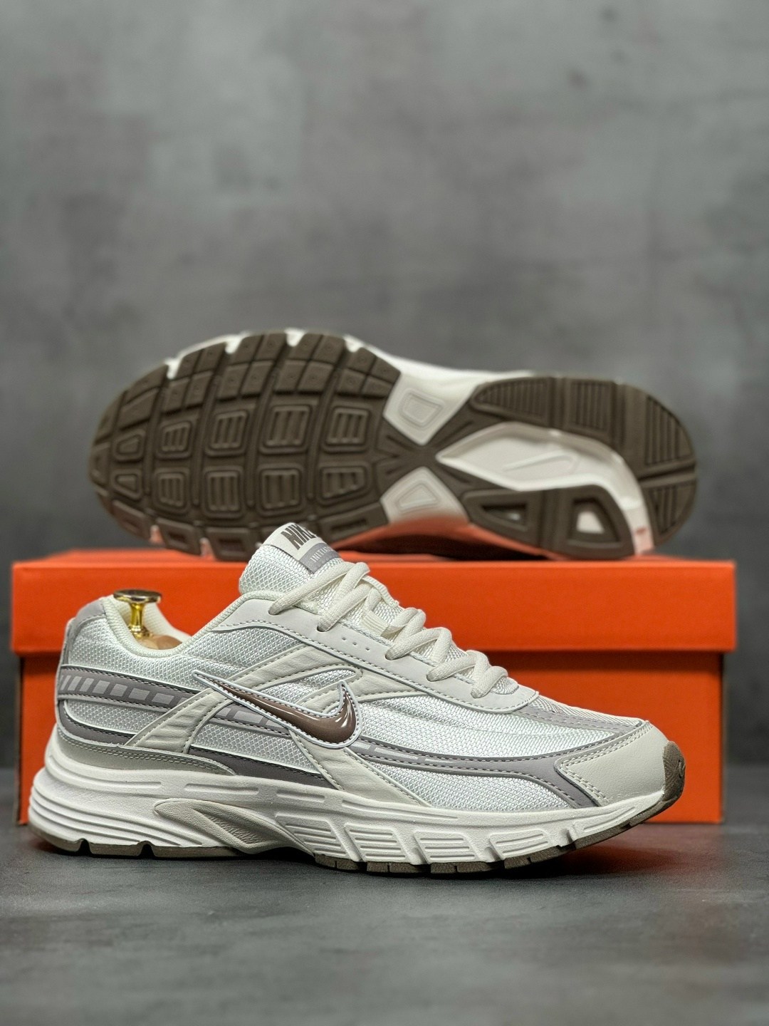 кроссовки wmns initiator ib4339 nike бежевый,кроссовки nike initiator,кроссовки nike,кроссовки,женские беговые кроссовки nike initiator