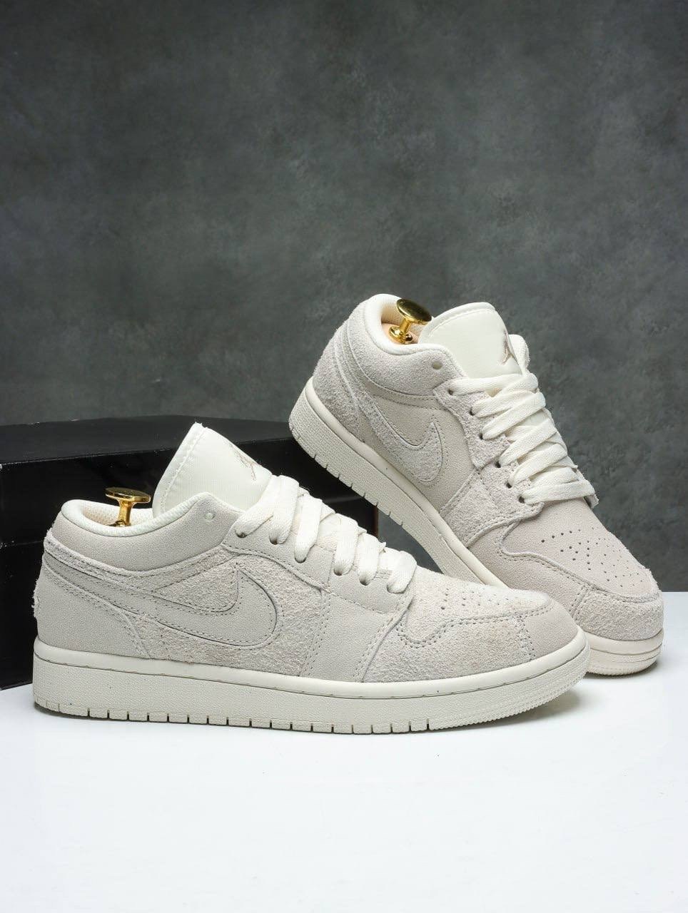 nike air jordan 1 low,nike air jordan 1 low se,кроссовки nike air jordan 1 low,air jordan 1 low triple white,air jordan 1 low se