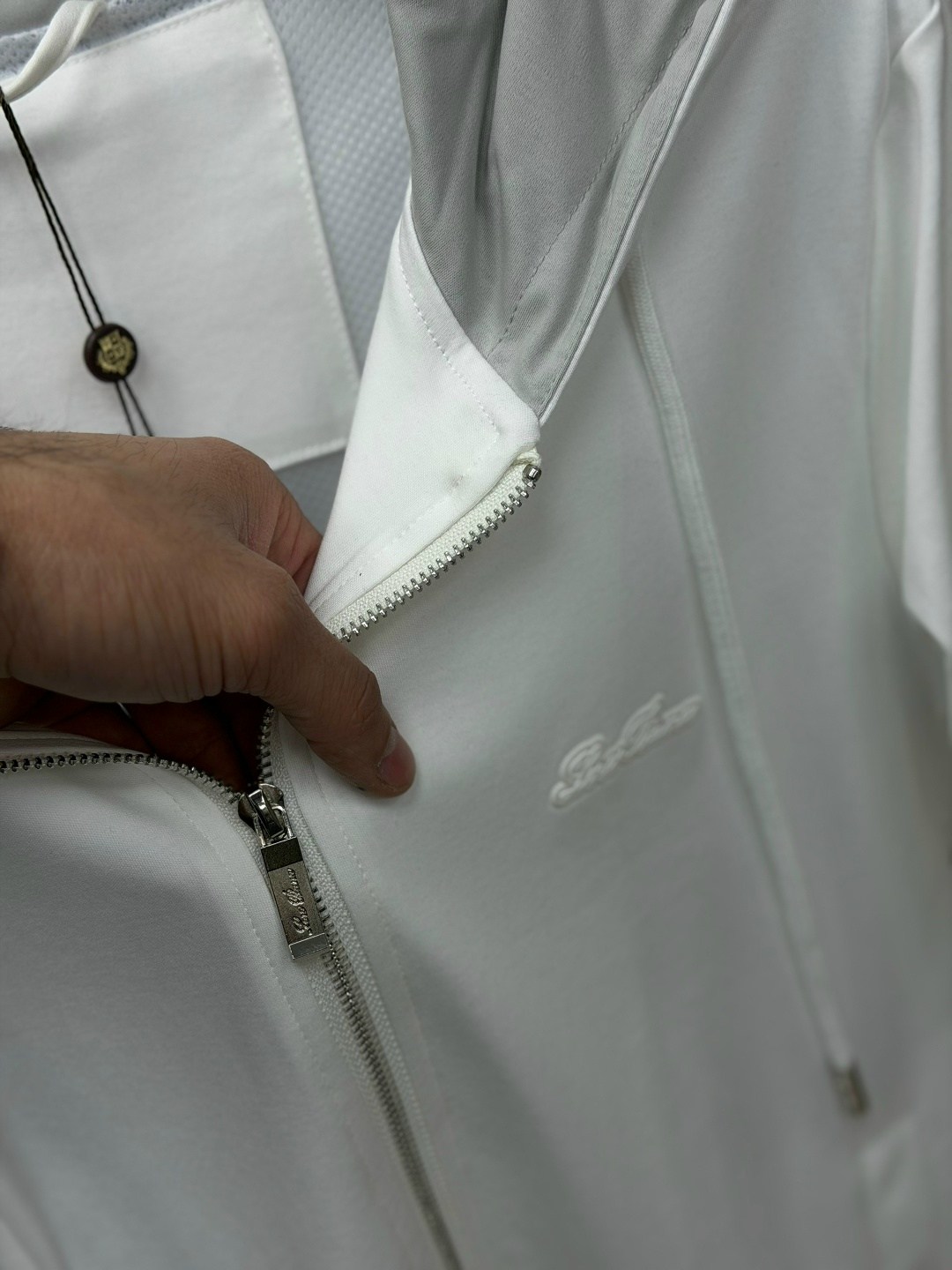 спортивный костюм brunello cucinelli,спортивные костюм,костюм brunello cucinelli,стильные костюмы,спортивный костюм loro piana